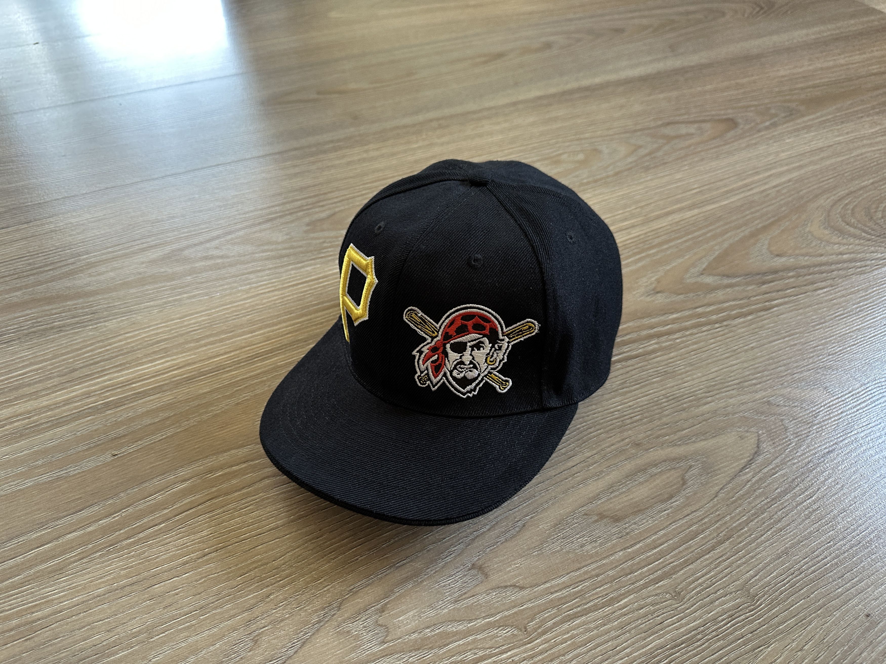 New Era × Vintage Rare New Era Pittsburgh Pirates Embroidered Logo Snapback Size ONE SIZE - 1 Thumbnail