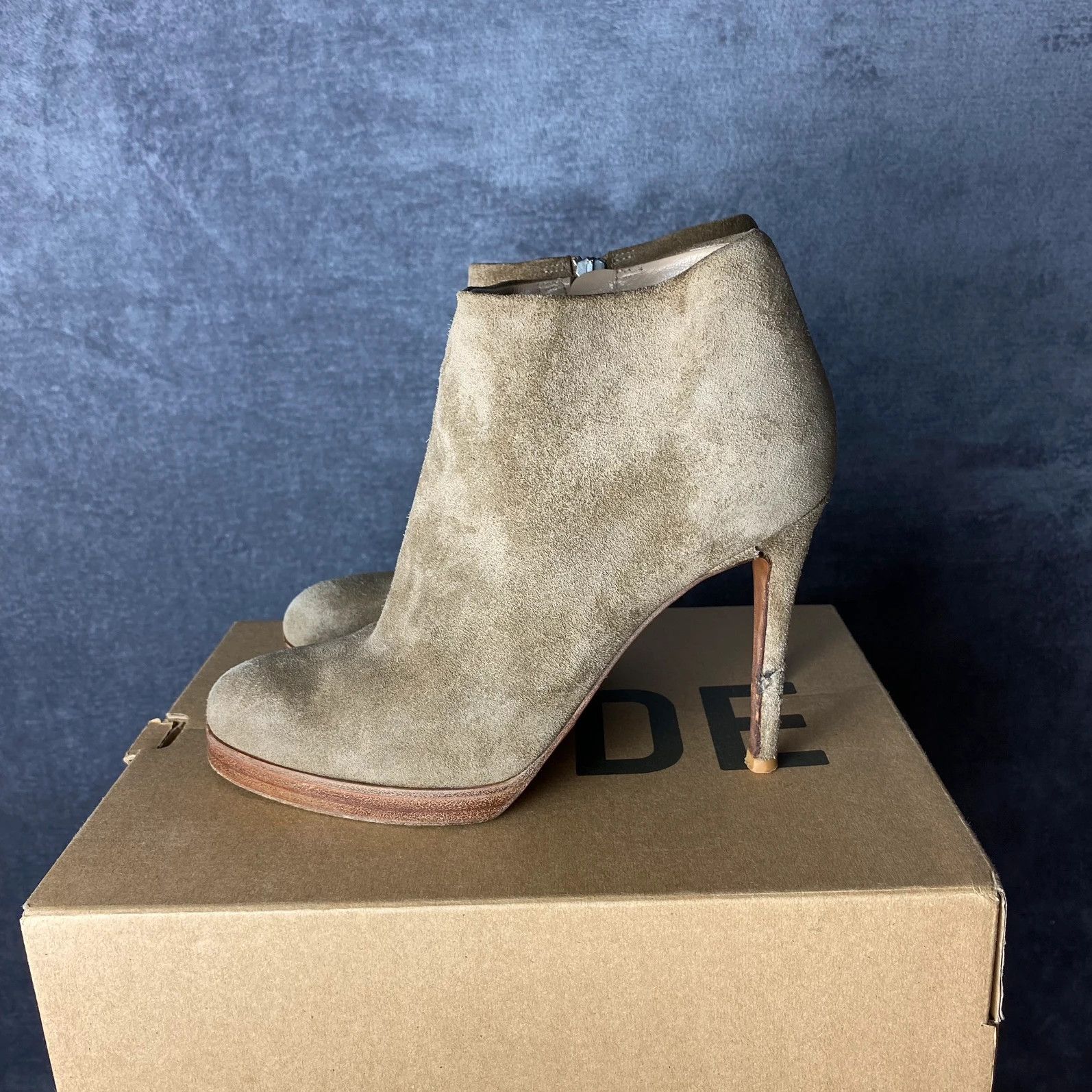 Designer × Michael Kors Michael Kors beige suede hills with zipper Size US 10 / IT 40 - 2 Thumbnail