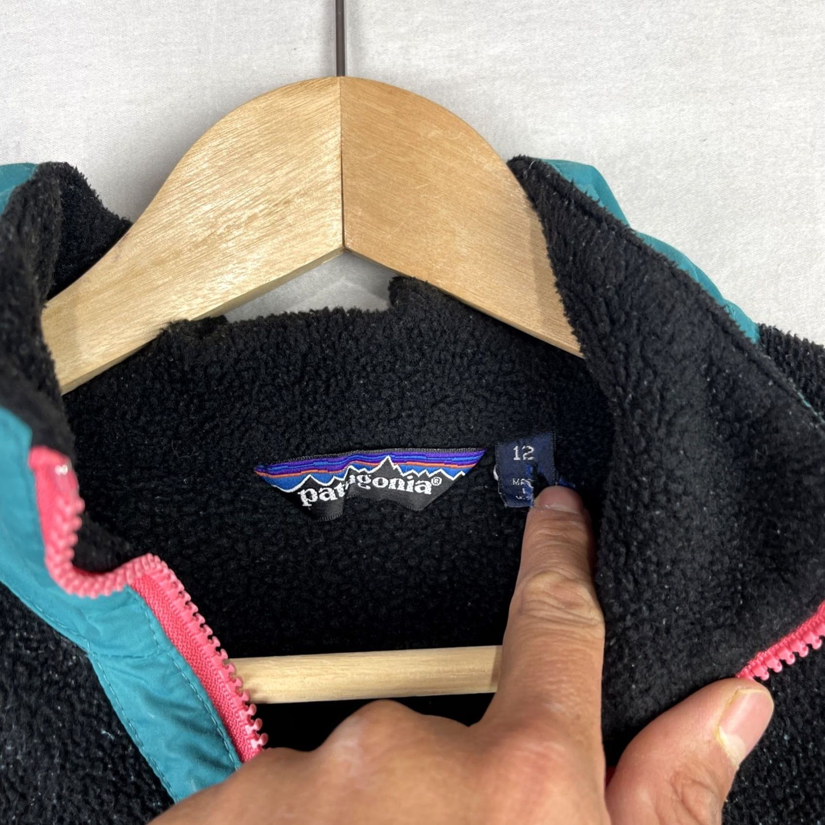 Patagonia VINTAGE Patagonia Synchilla Sweater Womens 12 Black Pullover Fleece Mock Neck 1/2 Zip Pockets Logo Zipper Embroidered USA Built Size XL / US 12-14 / IT 48-50 - 7 Thumbnail
