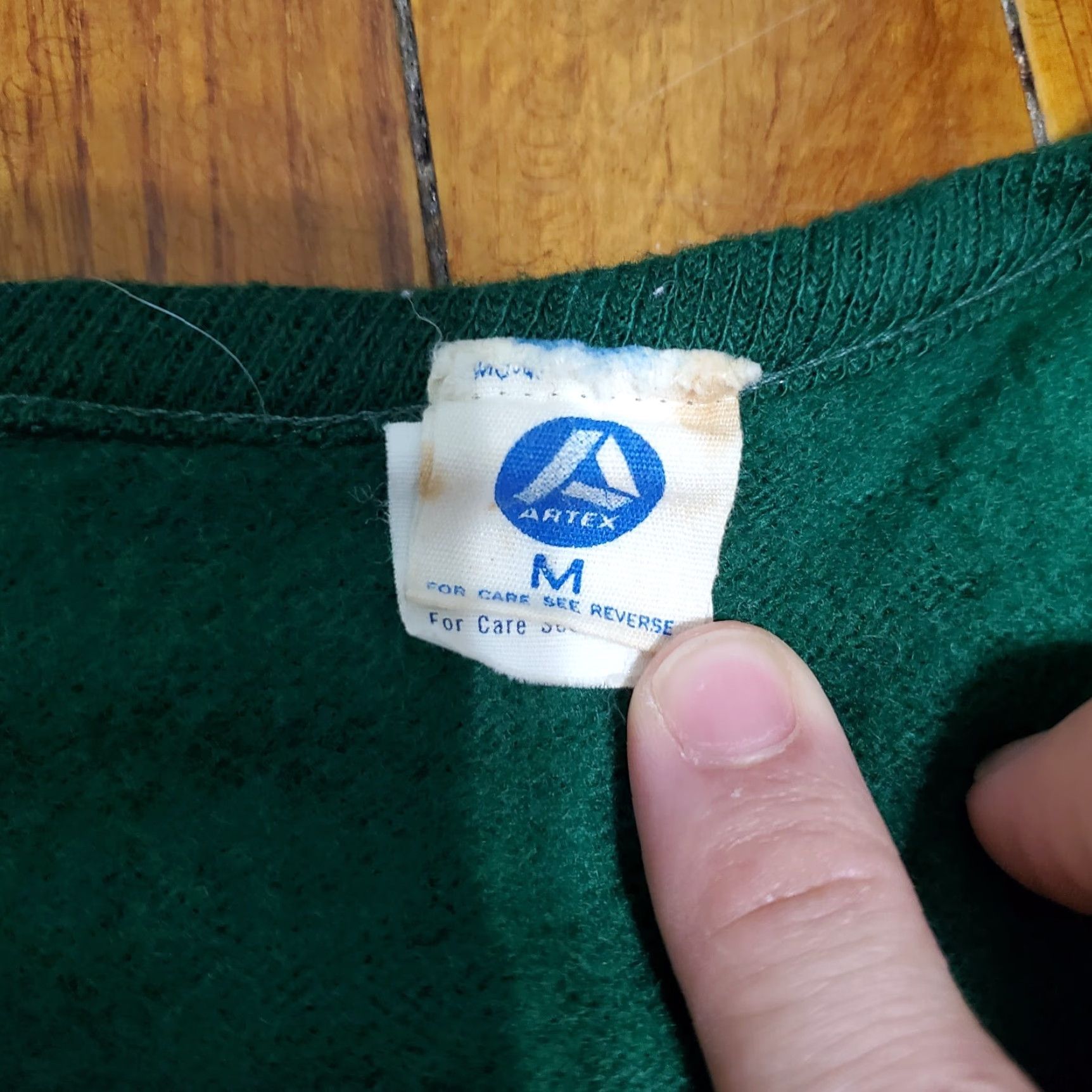 Vintage VINTAGE Artex University Sweater V-Neck Green size M Regular Knit Pullover Logo Graphic Print Men’s Size US M / EU 48-50 / 2 - 6 Thumbnail