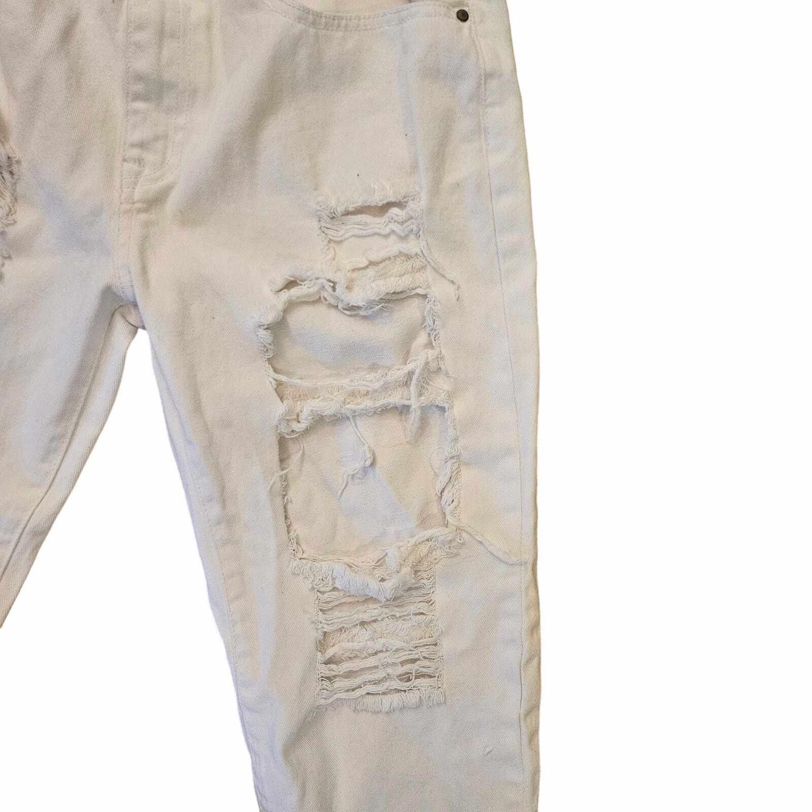 Forever 21 Forever 21 Distressed White Jeans Size 31" - 2 Thumbnail