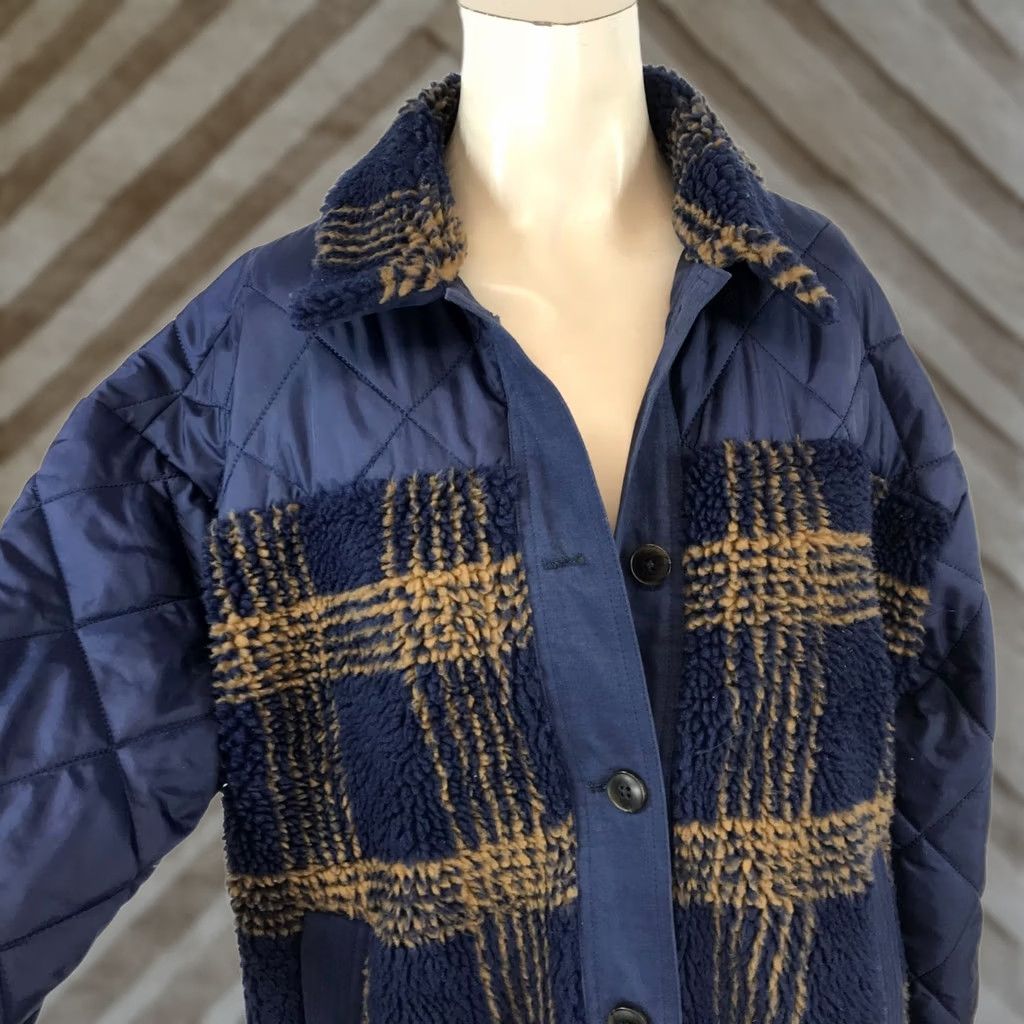 Vintage VINTAGE CARVE DESIGNS NAVY BLUE TAN FLEECE BUTTON UP SHIRT JACKET Womens LARGE Size L / US 10 / IT 46 - 1 Thumbnail