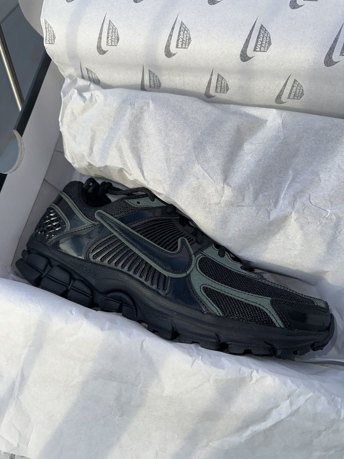 Nike Nike Zoom Vomero 5 x Dover Street Market 20th Anniversary Size US 9 / EU 42 - 3 Thumbnail