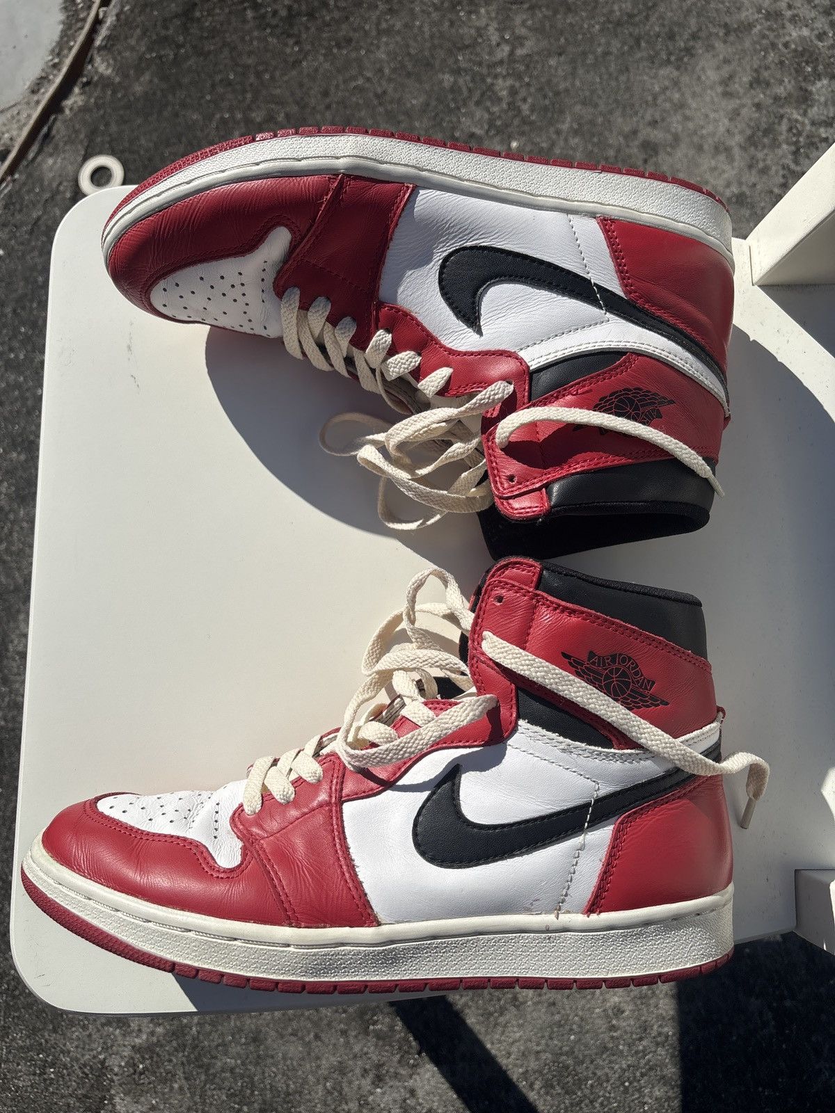 Jordan Brand 1994 Air Jordan 1 “Chicago” Size US 11 / EU 44 - 2 Thumbnail