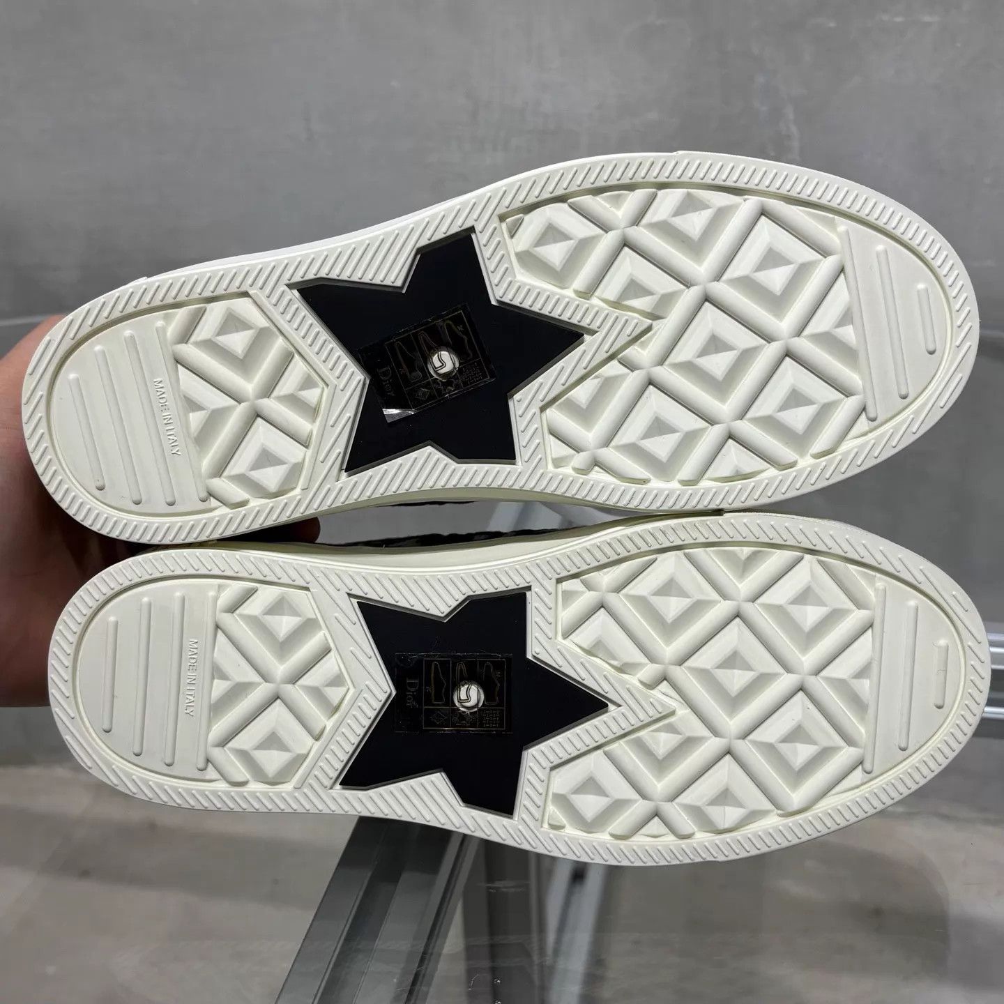 Dior Dior Oblique Black White Low Sneakers Women's 35.5 Size US 5 / IT 35 - 7 Thumbnail