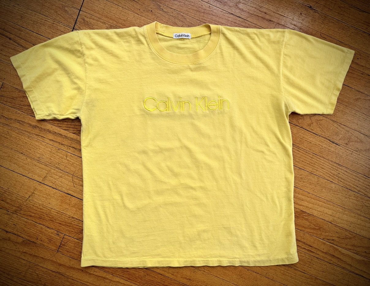 Calvin Klein × Vintage Vintage Y2K 80s Calvin Klein T Shirt Single Stitch Cropped Size US L / EU 52-54 / 3 - 8 Thumbnail