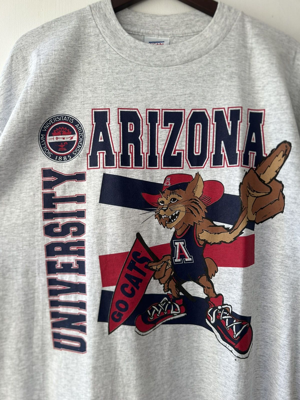 Vintage Vintage 1990s NCAA Arizona Wildcats University Tee Size US L / EU 52-54 / 3 - 2 Thumbnail