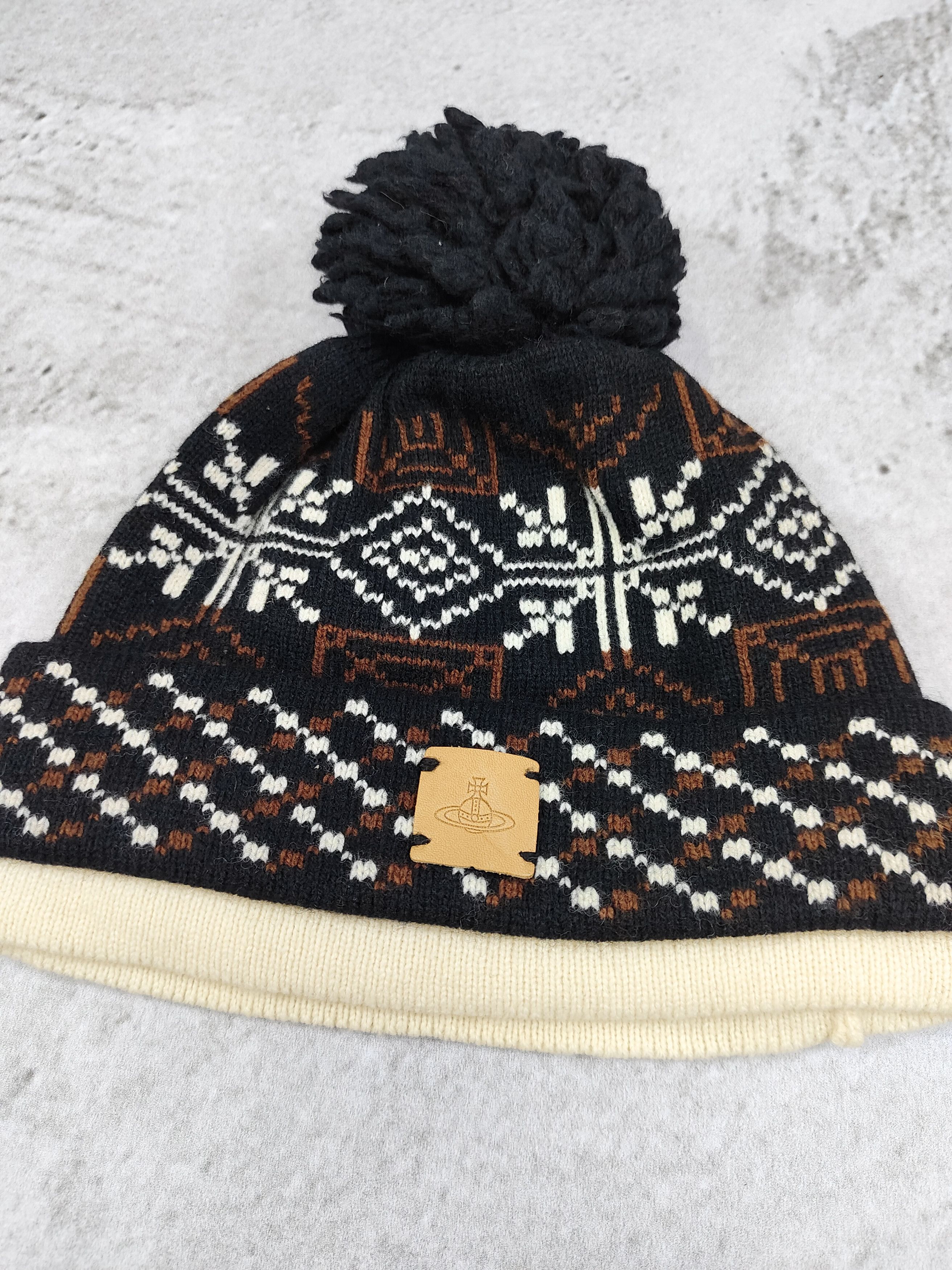 Vivienne Westwood 2000s V.W🇬🇧 Nordic Fair Isle Pattern Orb Logo Patch Beanie Size ONE SIZE - 2 Thumbnail