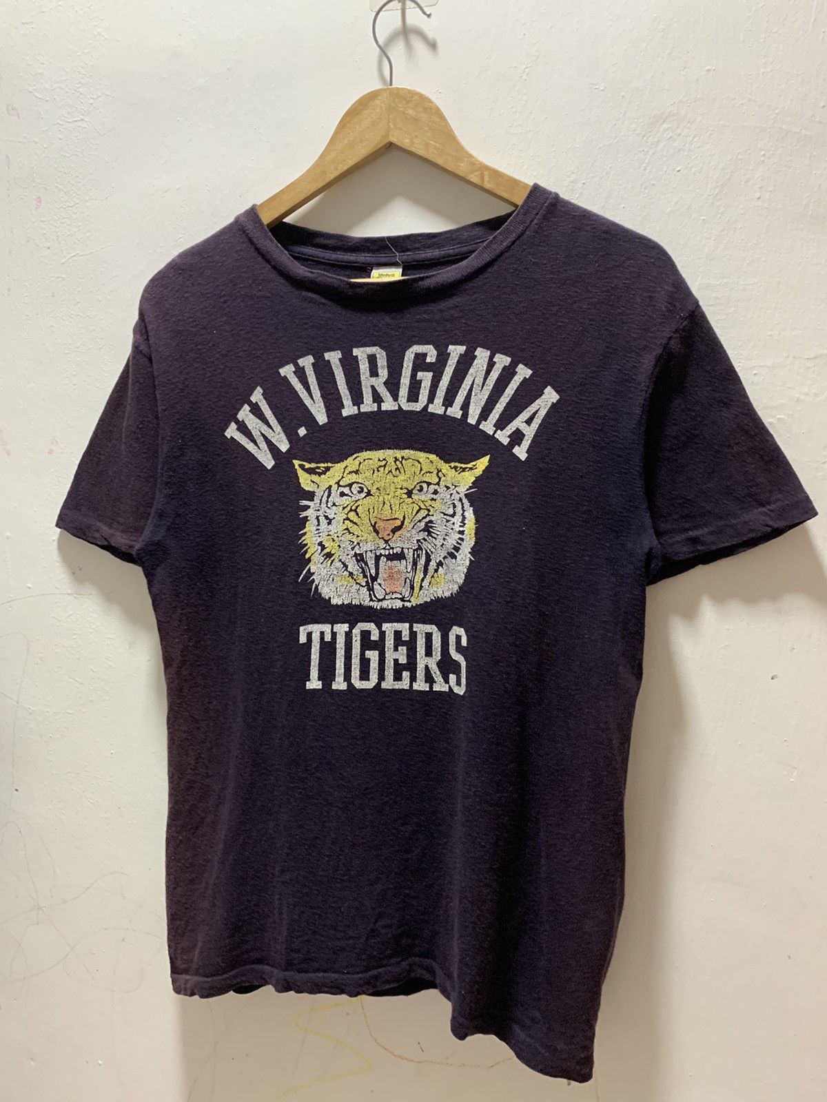 Velva Sheen Vintage W.Virginia Tigers Small Tshirt Size US S / EU 44-46 / 1 - 3 Thumbnail