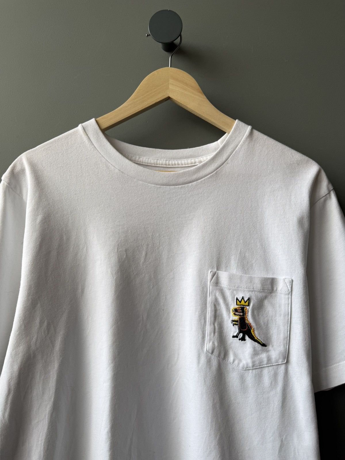 Jean-Michel Basquiat Uniqlo Jean-Michael Basquiat Pocket Tee Size L Size US L / EU 52-54 / 3 - 2 Thumbnail