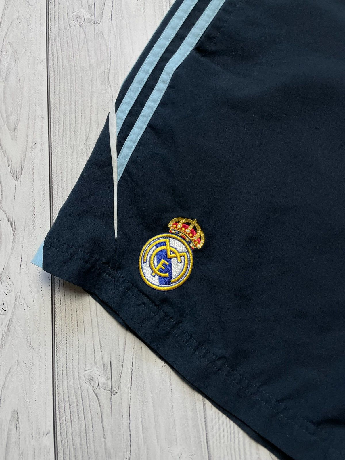 Adidas × Vintage Vintage adidas Real Madrid soccer shorts size XL logo Size US 36 / EU 52 - 2 Thumbnail