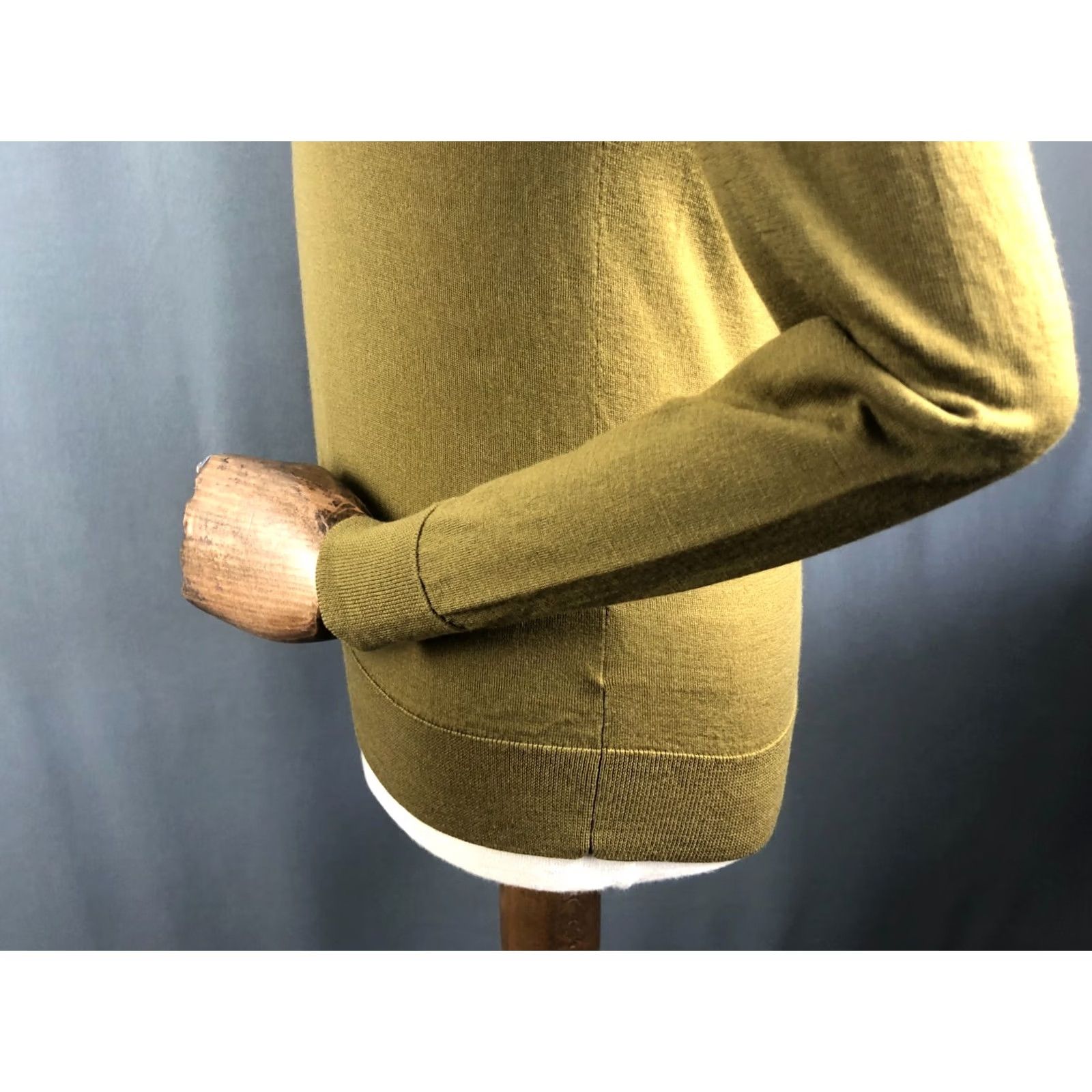 Icebreaker Icebreaker Wool Jumper Women S Mustard-Colored Knit V-Neck Pullover Blouse Casual Classic 100% Wool Size 28" / US 6 / IT 42 - 7 Thumbnail