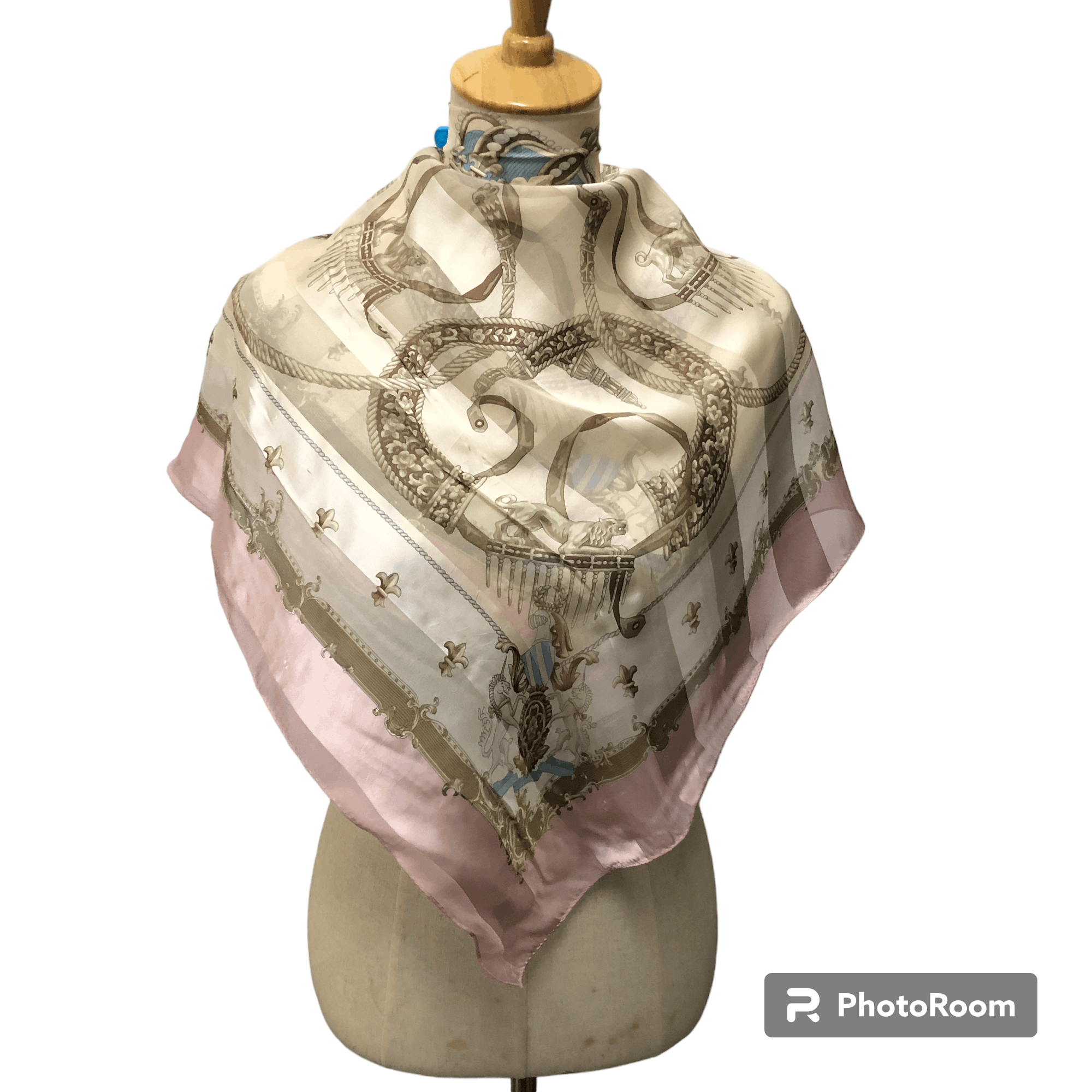 Japanese Brand Vintage Cream Baroque Crown Heraldic Print Silk Scarf M1082 Size ONE SIZE - 1 Thumbnail