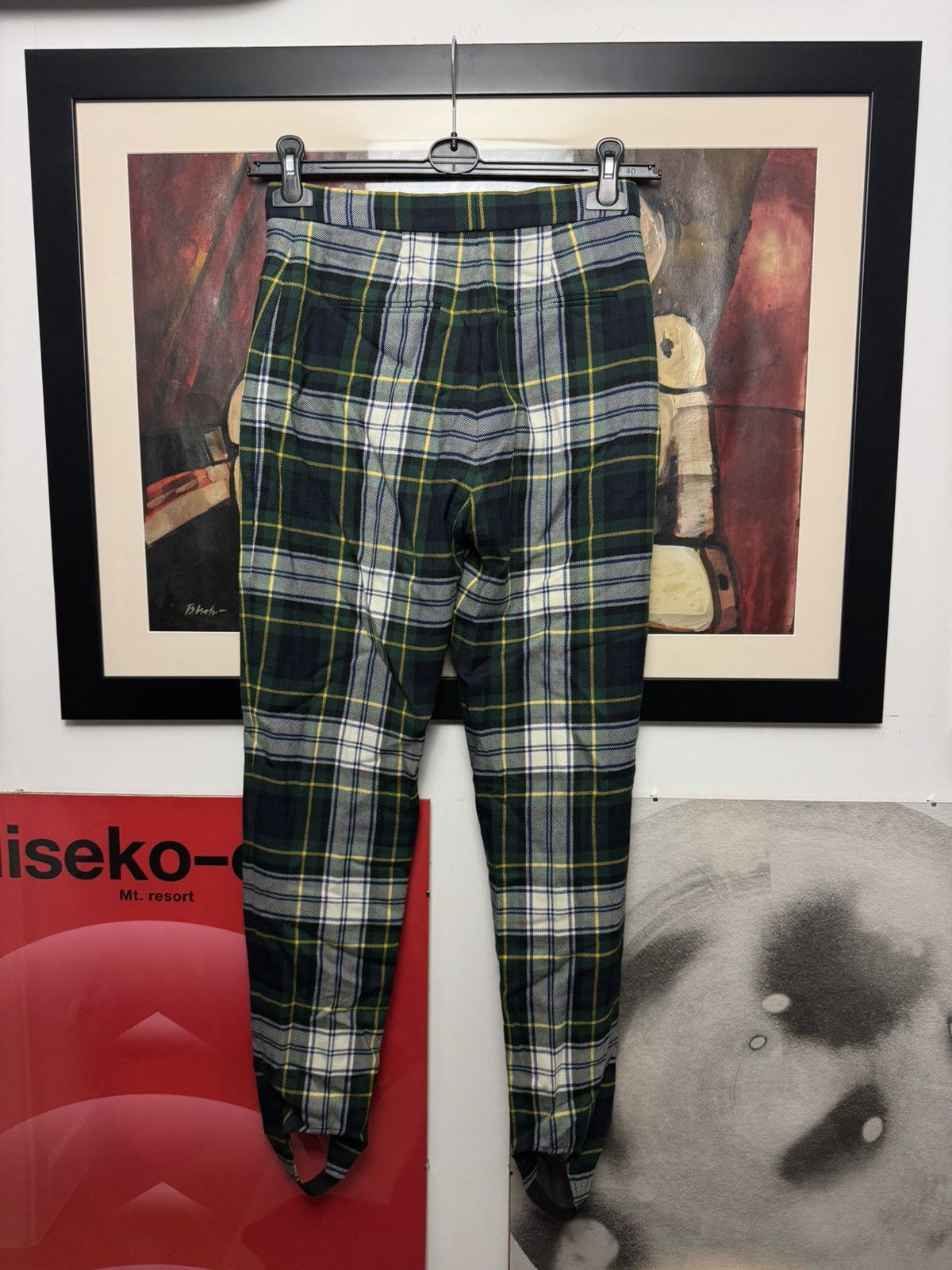Burberry Burberry Tartan Wool High-waisted Stirrup Wool Trousers Size 26" / US 2 / IT 38 - 2 Thumbnail
