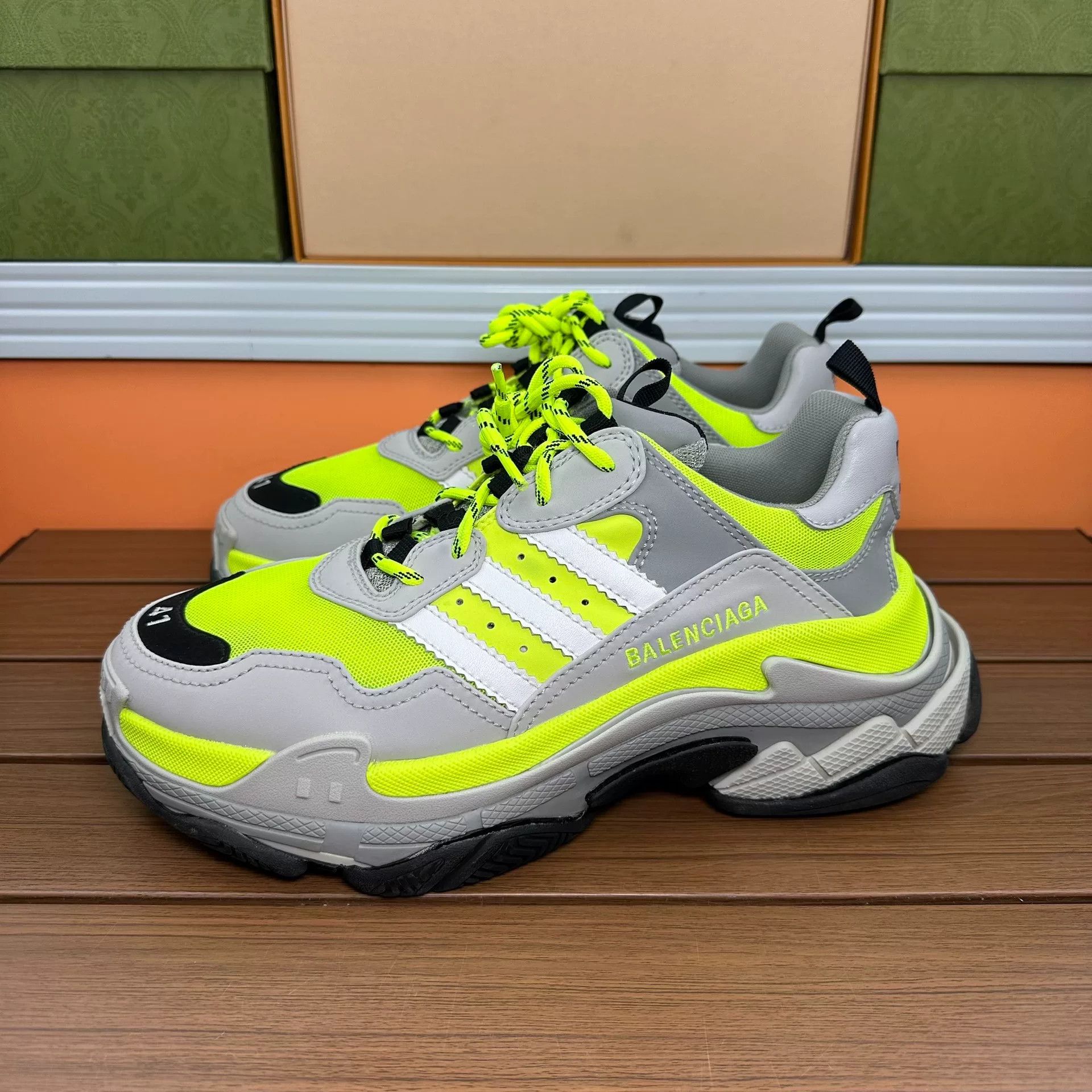 Adidas Adidas Collab Lowtop Sneakers 8 Men Size US 8 / EU 41 - 1 Thumbnail