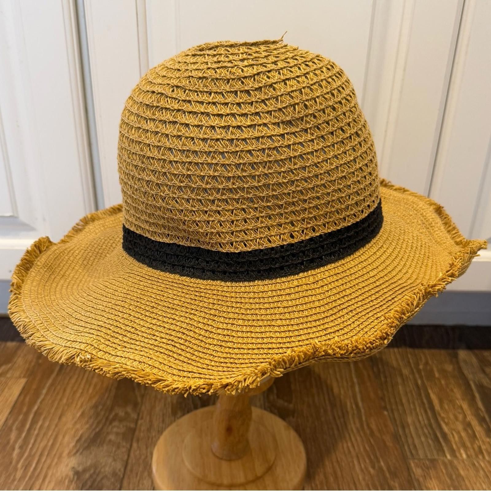 Target Basics Target tan straw brimmed hat black trim Size ONE SIZE - 1 Thumbnail