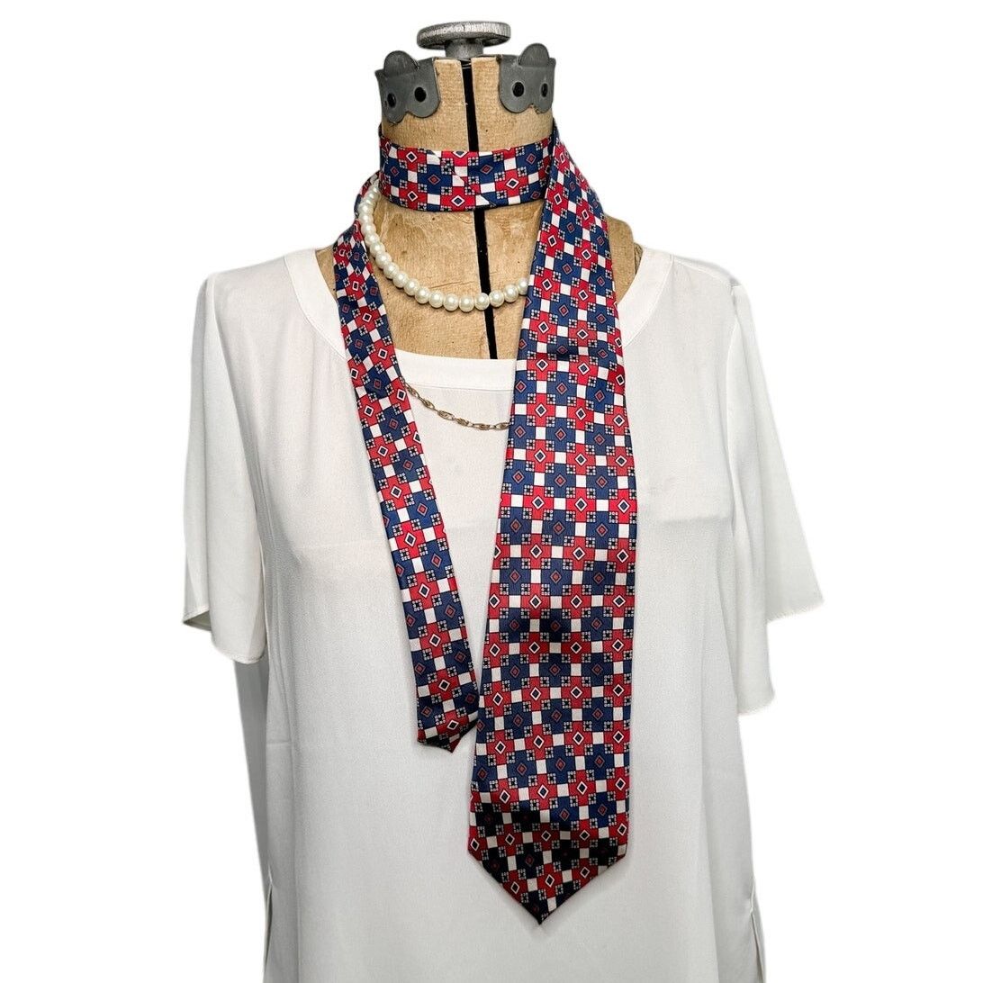 Robert Talbott Robert Talbott 100% silk hand sewn geometric neck tie 4” w Size ONE SIZE - 2 Thumbnail
