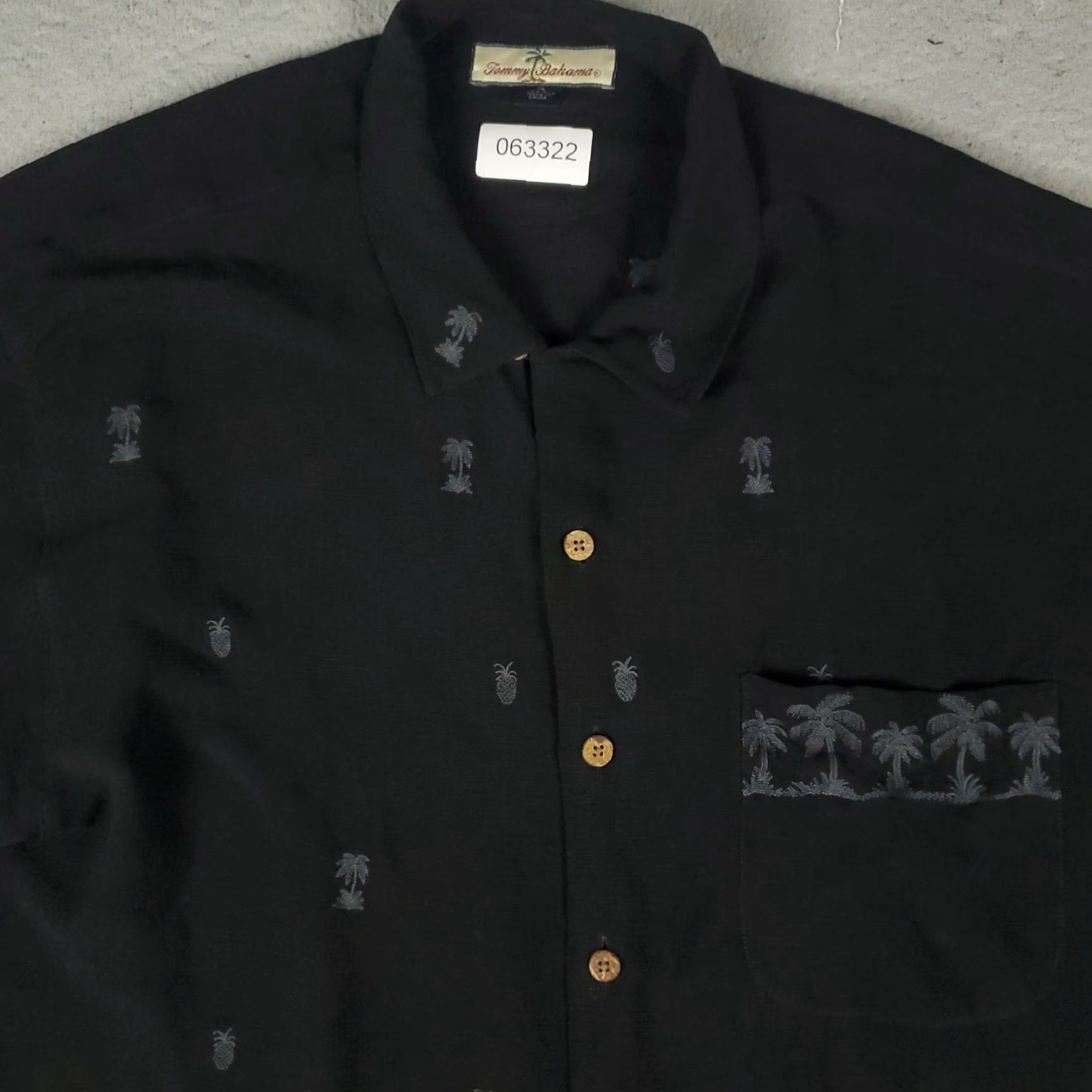 Tommy Bahama VINTAGE Tommy Bahama Shirt Mens XL Black Silk Camp Collar Hawaiian Button Up Size US XL / EU 56 / 4 - 2 Thumbnail