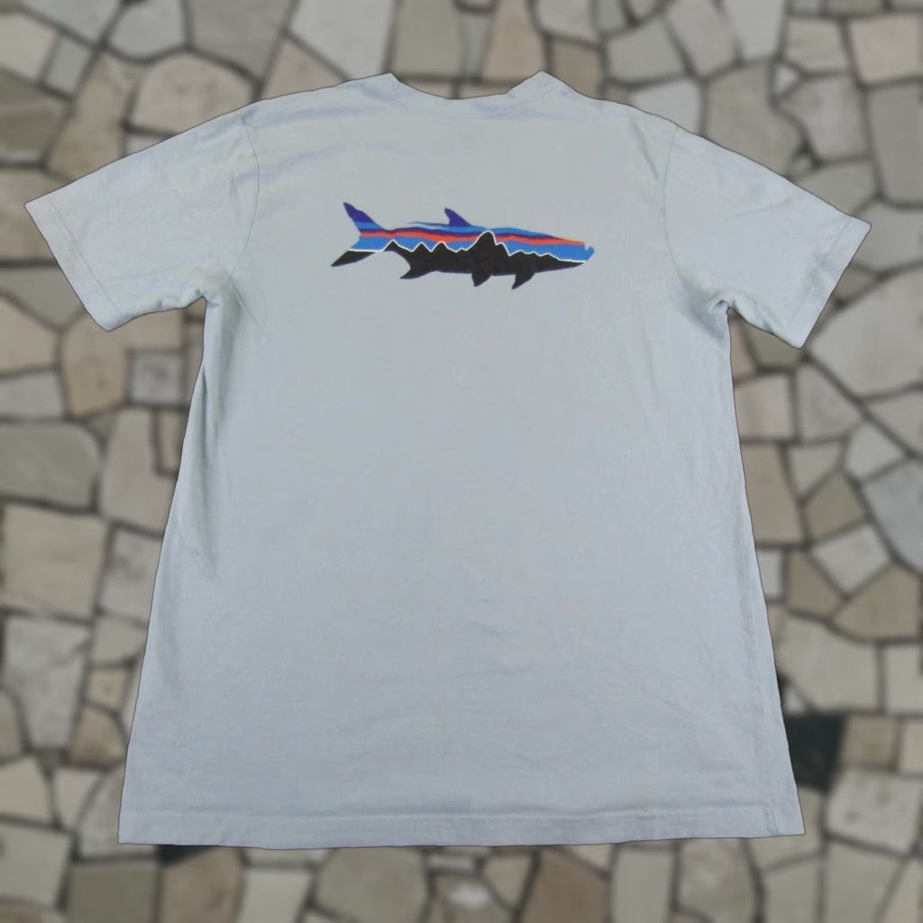 Patagonia Patagonia Shirt Mens Medium Blue Regular Fit Organic Cotton Shark Logo Tee Size US M / EU 48-50 / 2 - 1 Thumbnail