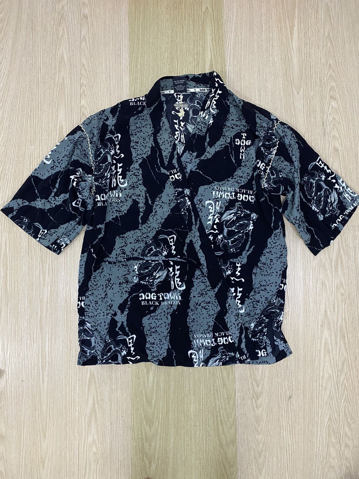 Dogtown Dogtown all over print Kimono dragon Size US M / EU 48-50 / 2 - 1 Thumbnail