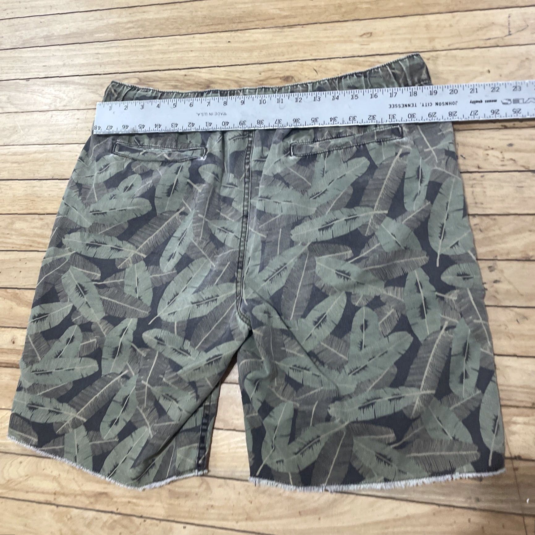 Vintage VINTAGE ARIZONA Jeans Raw Hem y2k Shorts Mens 36x9 Floral Green Drawstring Grunge Tear Size US 36 / EU 52 - 5 Thumbnail