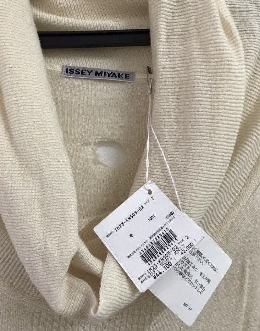 Issey Miyake ISSEY MIYAKE Turtleneck Soft Wool Knit Distressed Size US M / EU 48-50 / 2 - 6 Thumbnail