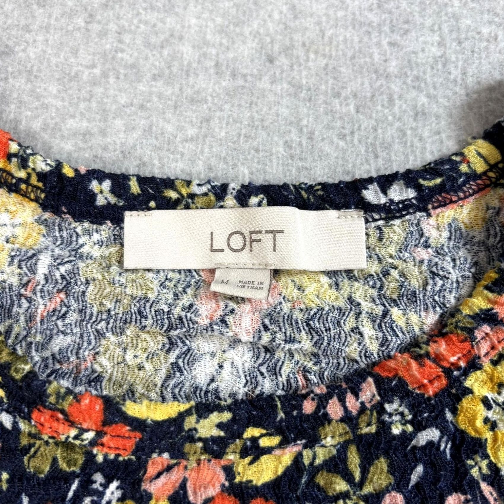 Loft LOFT Shirt Womens Medium Navy Floral Puff Sleeve Long Sleeve Boho Casual Blouse M Navy Floral Pattern Womens LOFT Size M / US 6-8 / IT 42-44 - 3 Thumbnail