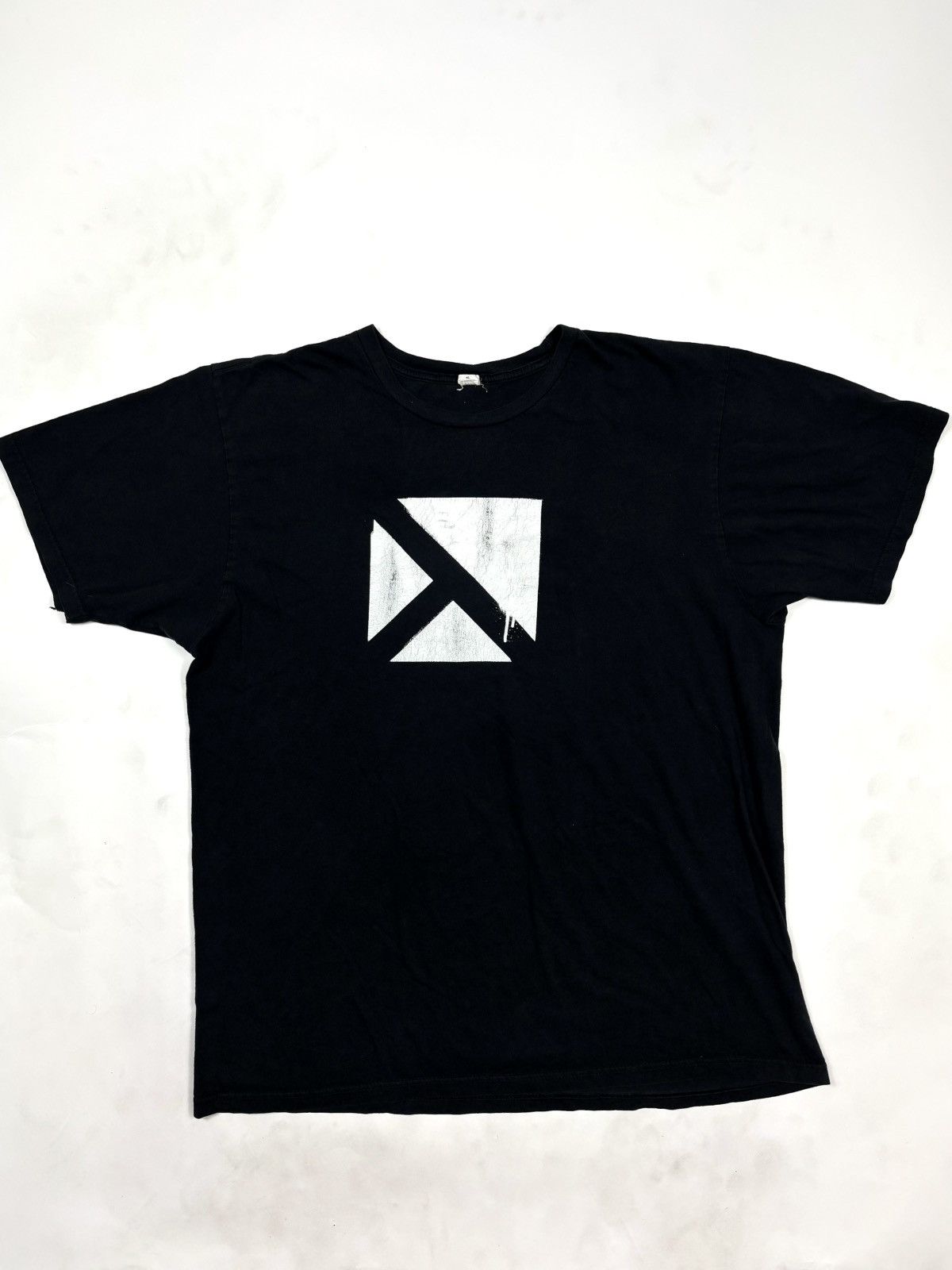 Vintage Vintage 2000s Uplink Band Graphic Tee Size US L / EU 52-54 / 3 - 2 Thumbnail