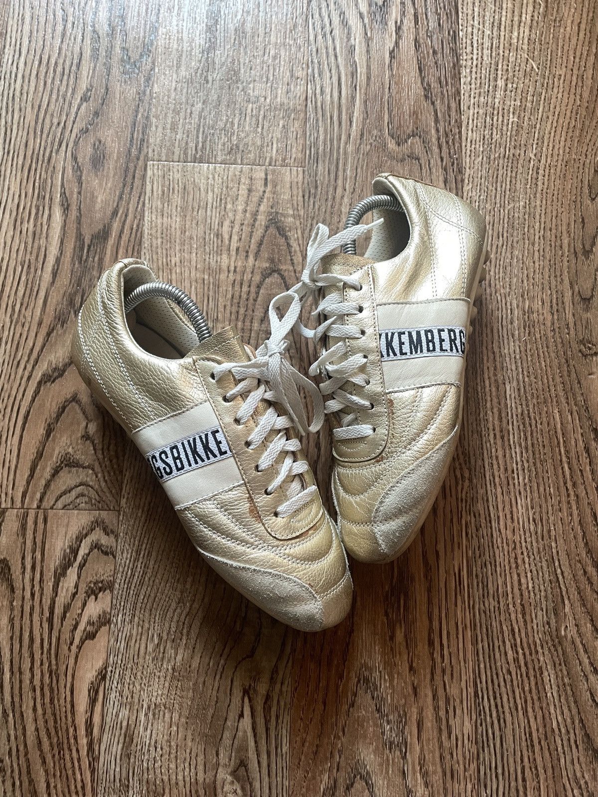 Dirk Bikkembergs Dirk Bikkembergs Vintage Soccer Trainers Sneakers Gold Y2K Size US 8 / IT 38 - 1 Thumbnail