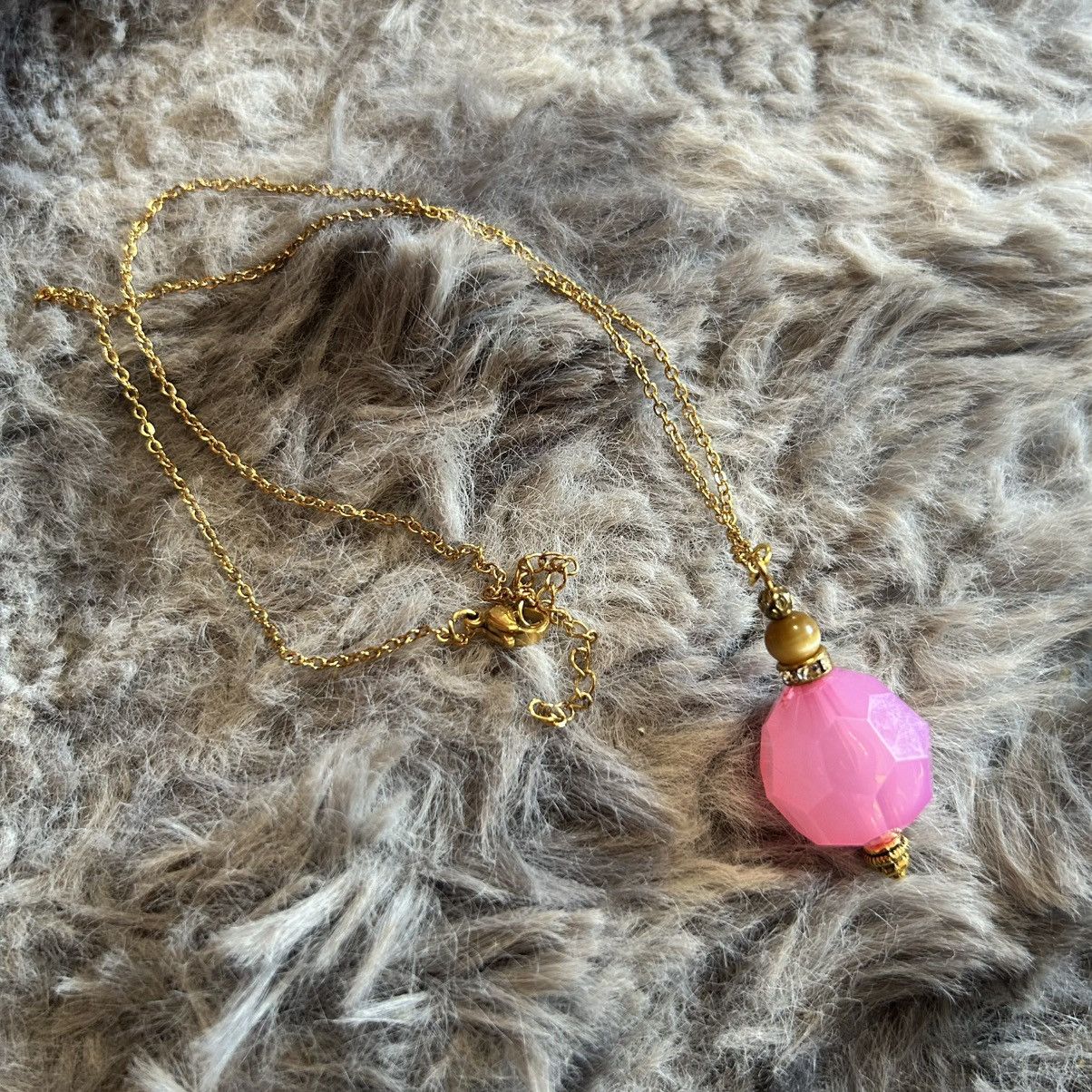 Handmade Handcrafted faceted pink lucite pendant on chain necklace Size ONE SIZE - 7 Thumbnail