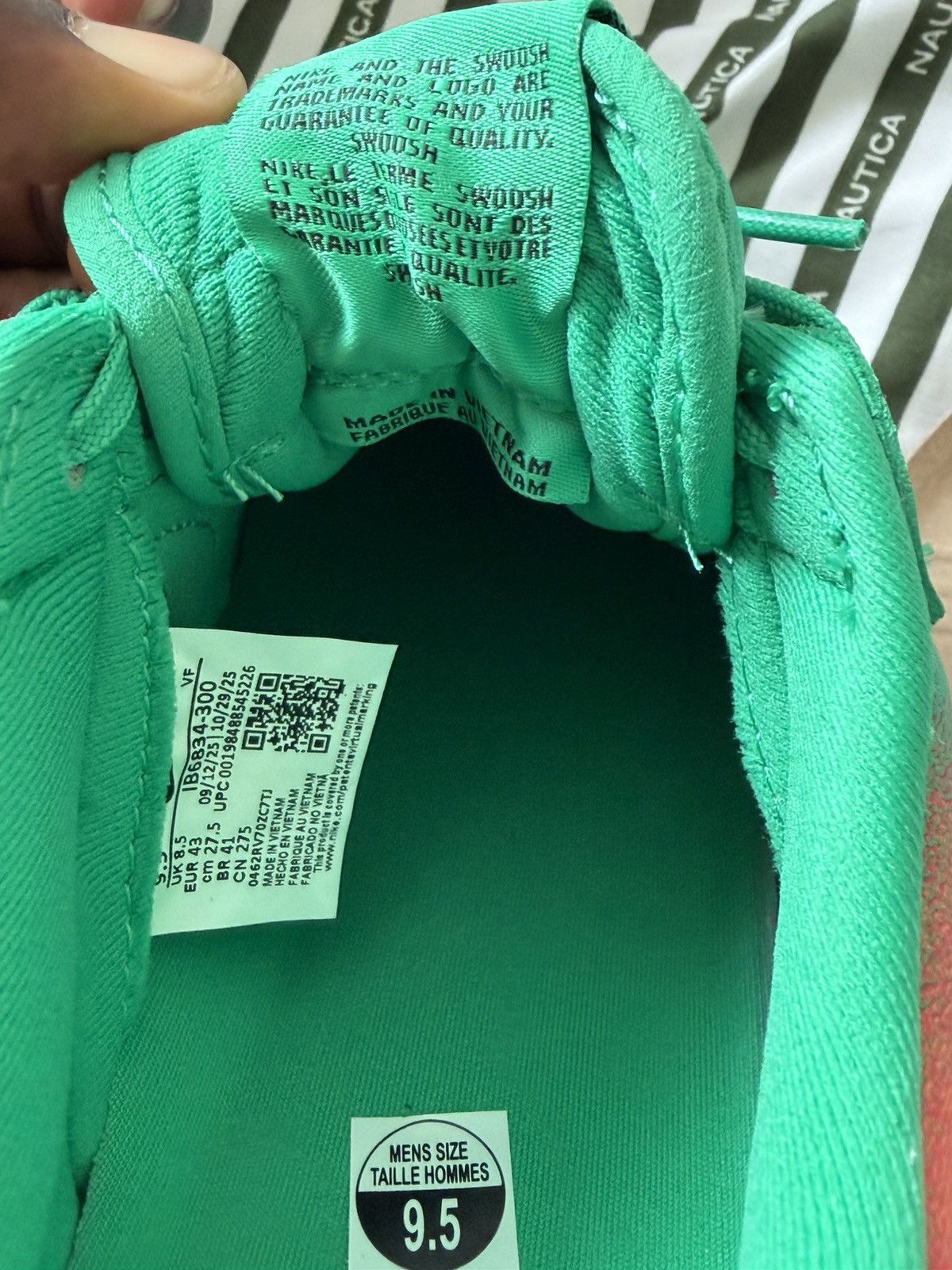 Nike Size 9.5 - Nike Air Force 1 '07 Low Stadium Green Crimson Size US 9.5 / EU 42-43 - 10 Thumbnail