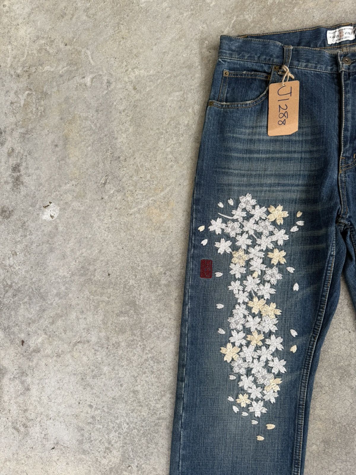 Karakuri Tamashii Japanese Karakuri Tamashi Embroidered Flower Distressed Size US 33 - 4 Thumbnail