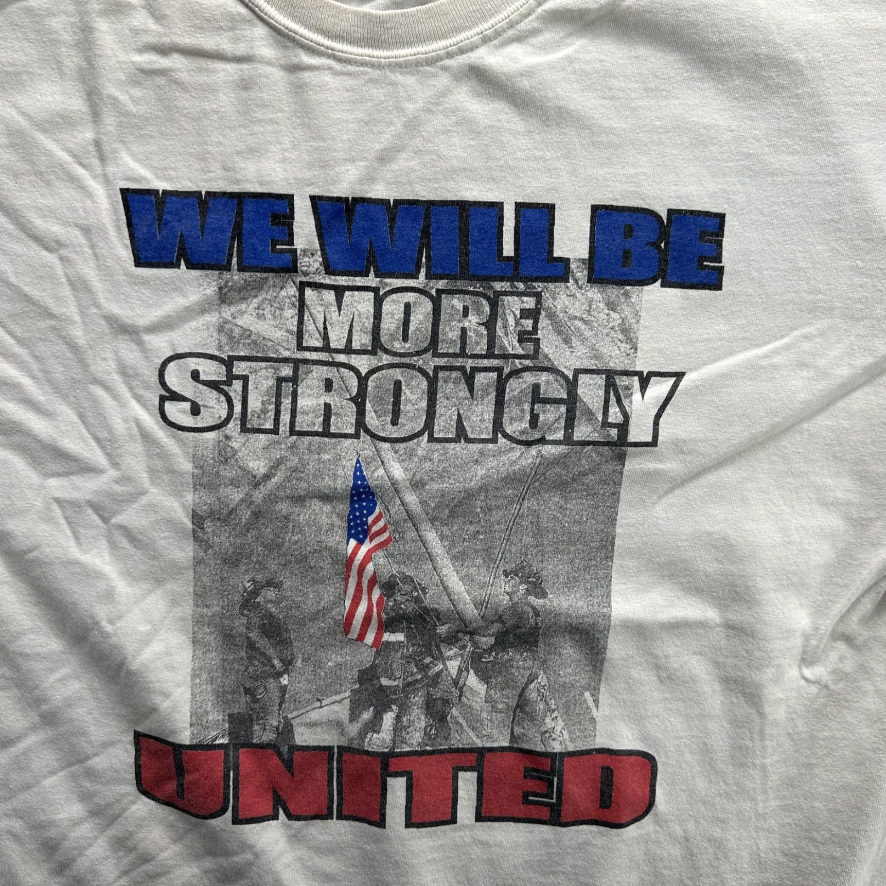 Gildan Graphic United We Stand Shirt Mens XL White American Flag 9/11 Firefighters Size US XL / EU 56 / 4 - 5 Thumbnail