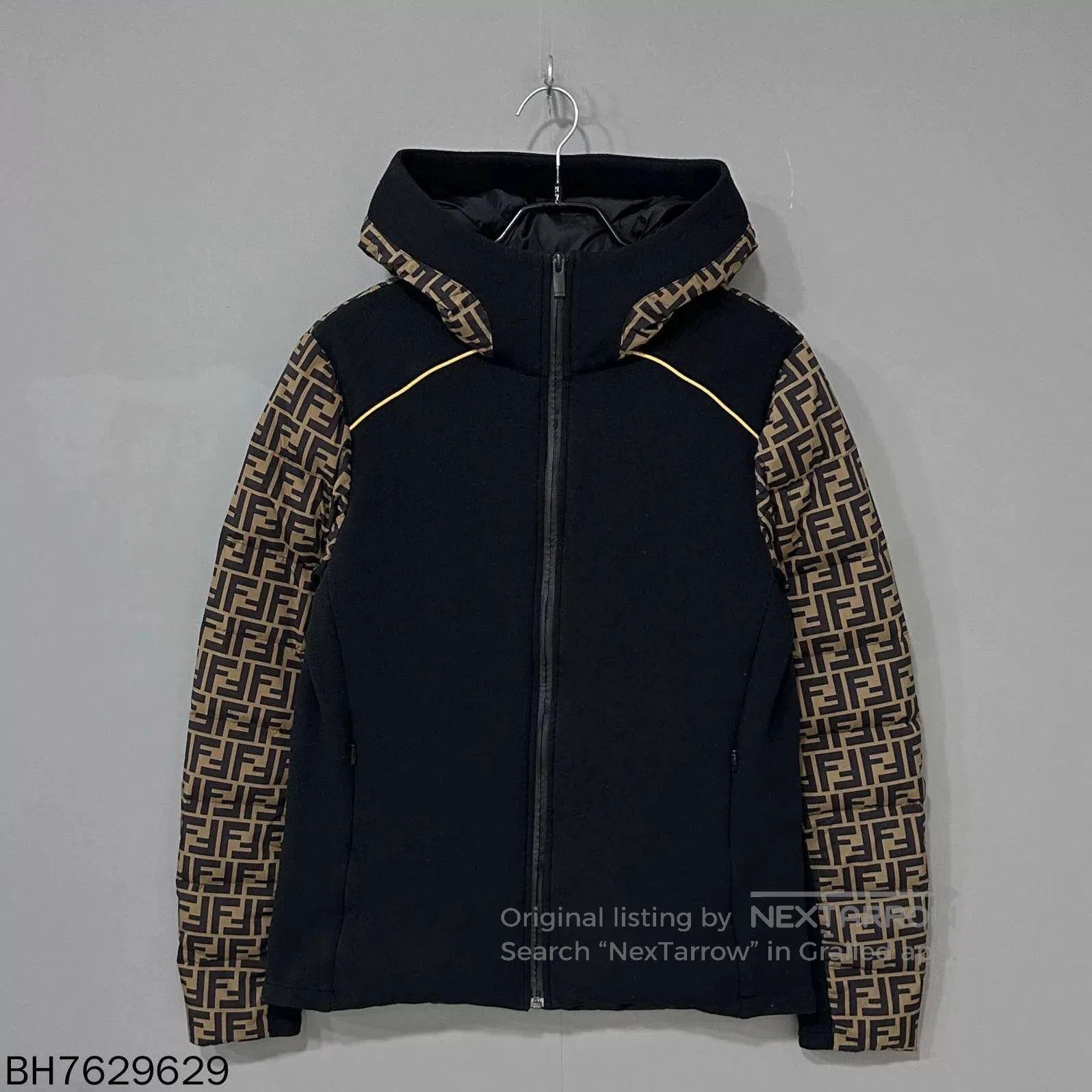 Fendi lightweight printed zip. Size US L / EU 52-54 / 3 - 1 Thumbnail