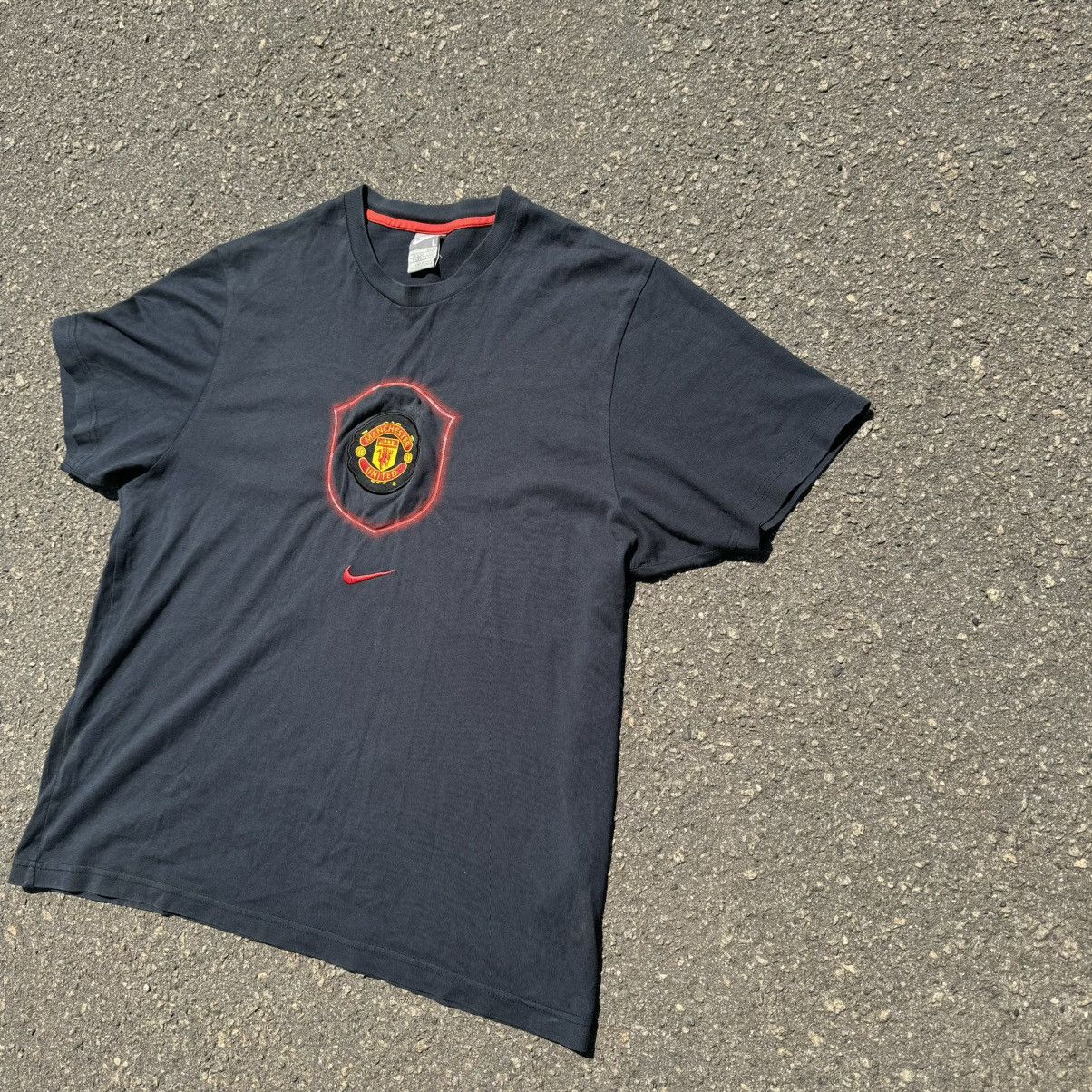 Nike × Vintage vintage 90s nike manchester united central logo Size US L / EU 52-54 / 3 - 3 Thumbnail