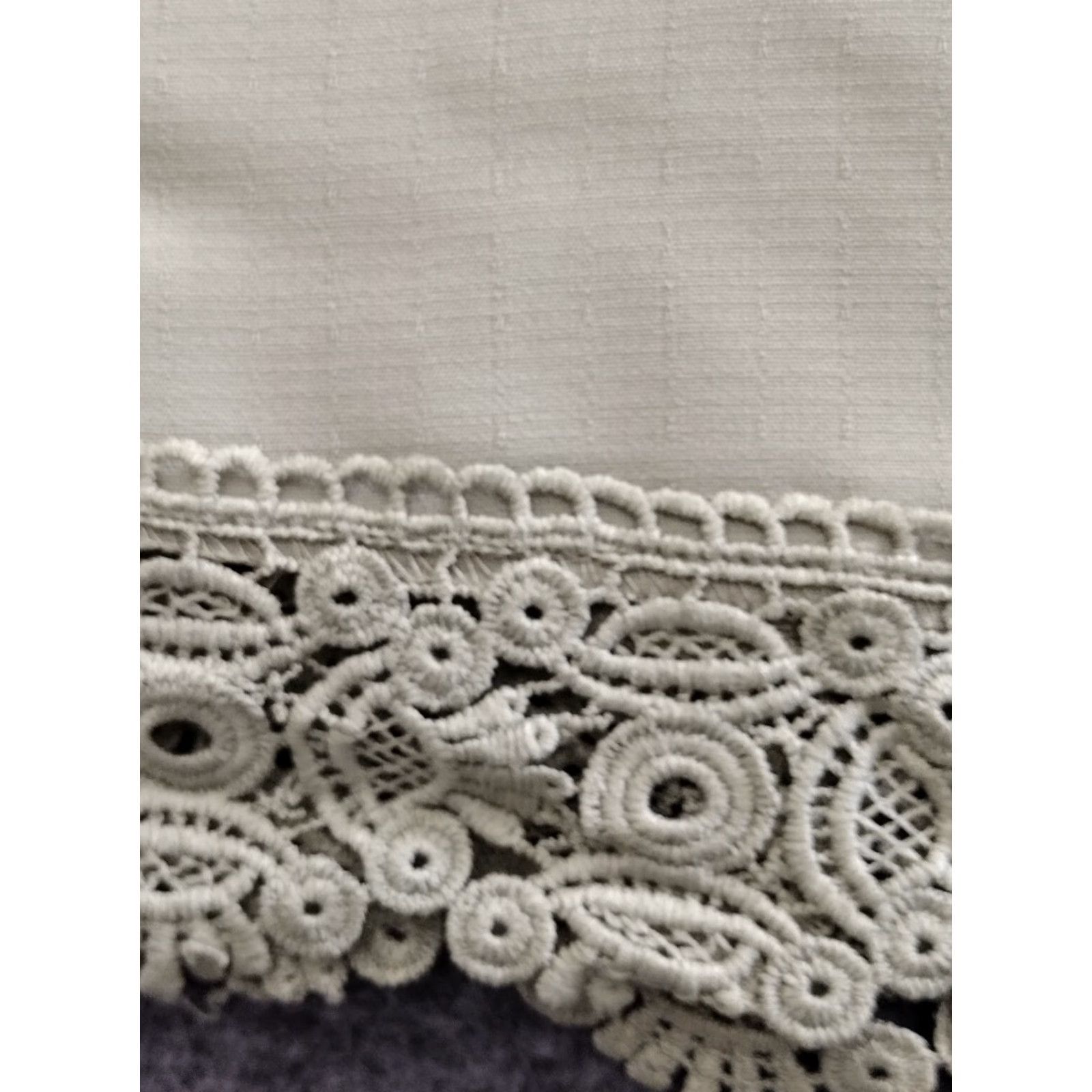 Vintage Emily Rose M Sleeveless Italian Style Crochet Lace Hem Tank Top Light Olive Tank Womens M Light Olive Cropped Crochet Streetwear 2010s Italy style Size M / US 6-8 / IT 42-44 - 4 Thumbnail