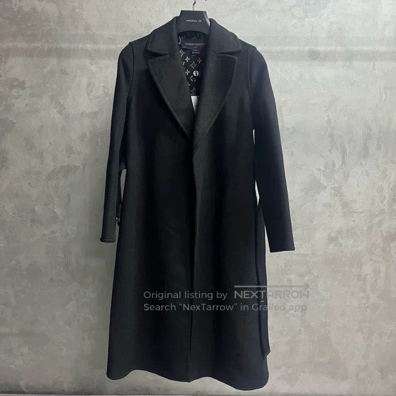 Louis Vuitton Louis Vuitton Black Logo Wool Hooded Coat. Size US S / EU 44-46 / 1 - 1 Thumbnail