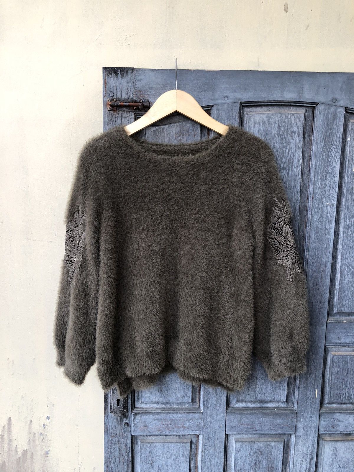 Japanese Brand Real Cube Japanese Brand Mohair Fur Embroidery Flowers Size M / US 6-8 / IT 42-44 - 5 Thumbnail
