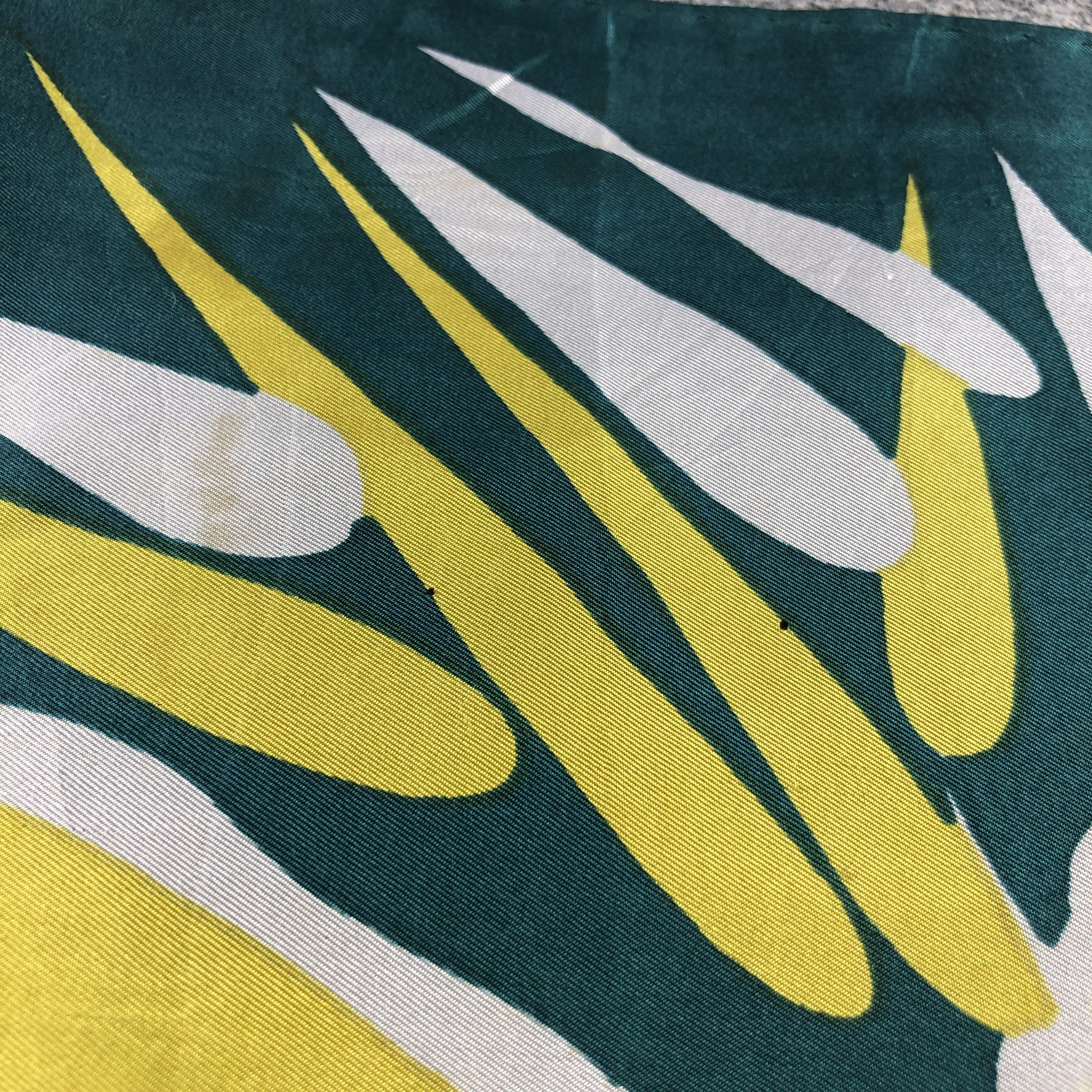 Japanese Brand Vintage Tabacch Moyano Silk Scarf M1191 Size ONE SIZE - 11 Thumbnail
