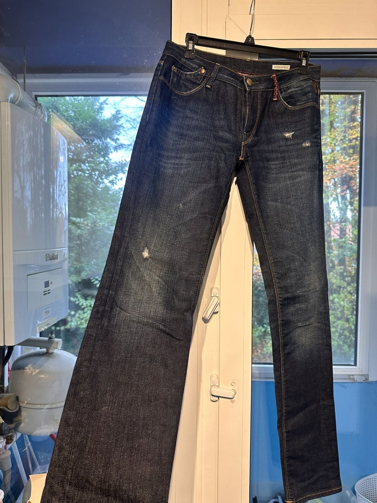 Replay Almost-New Replay Rockxanne Jeans Dark Wash Slim Fit W30L34 Size 30" / US 8 / IT 44 - 1 Thumbnail