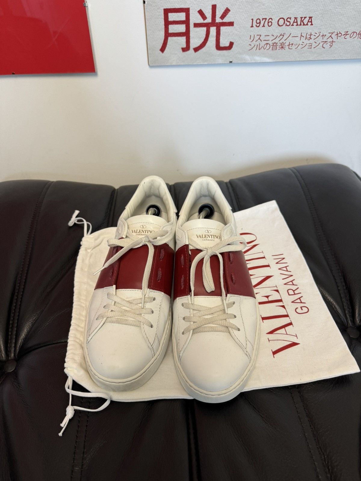 Valentino Valentino Rockstud Sneakers Designer White Red Leather Low Size US 10 / EU 43 - 2 Thumbnail