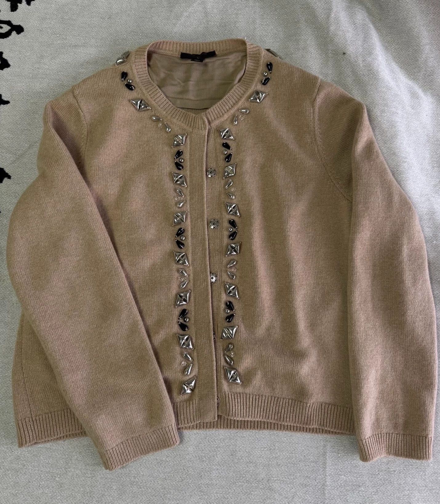 Louis Vuitton LV Runway Cashmere Cardigan Authentic Size L Size L / US 10 / IT 46 - 1 Thumbnail