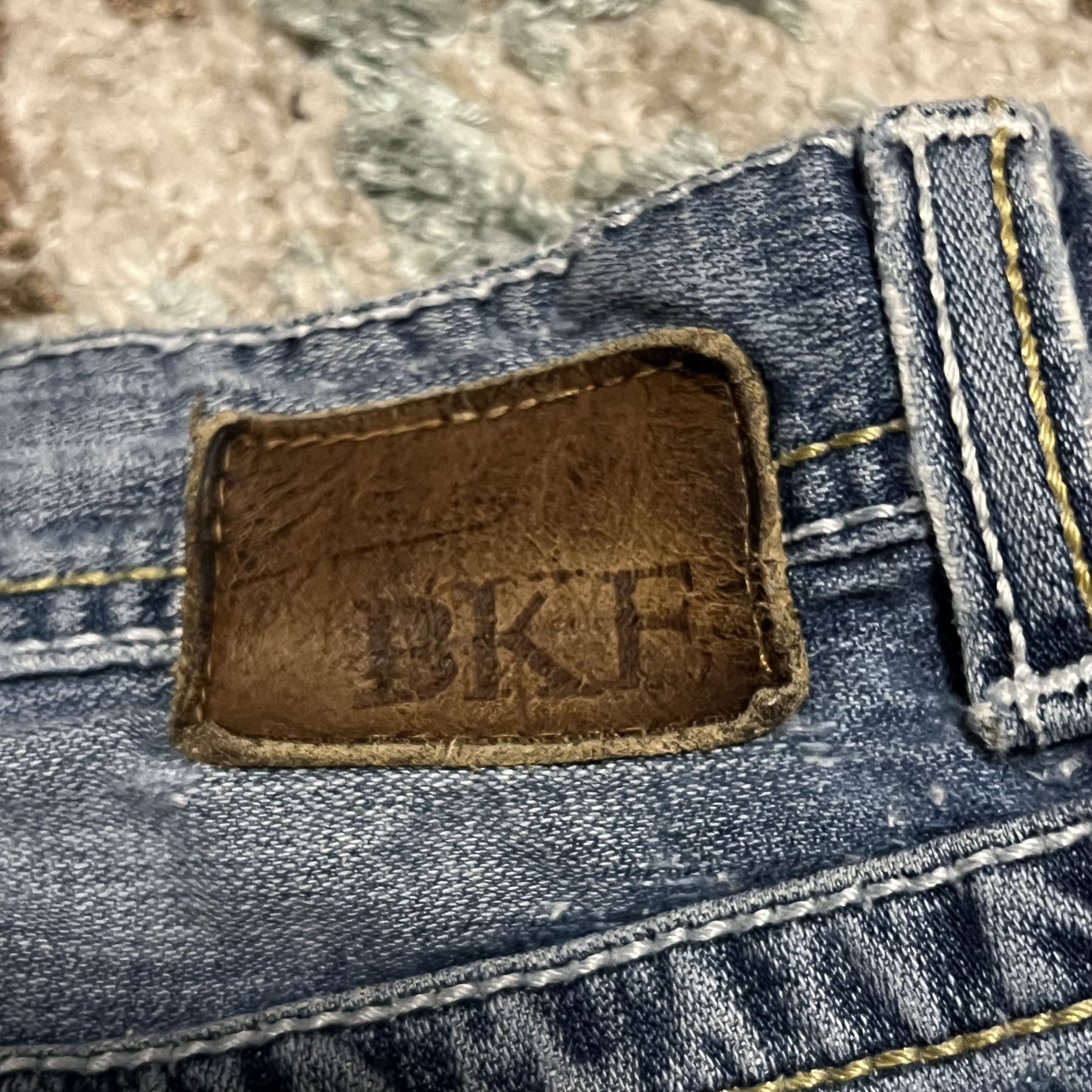 BKE Buckle BKE Tyler Distressed Jeans Size 33x31 Light Wash Size US 33 - 6 Thumbnail