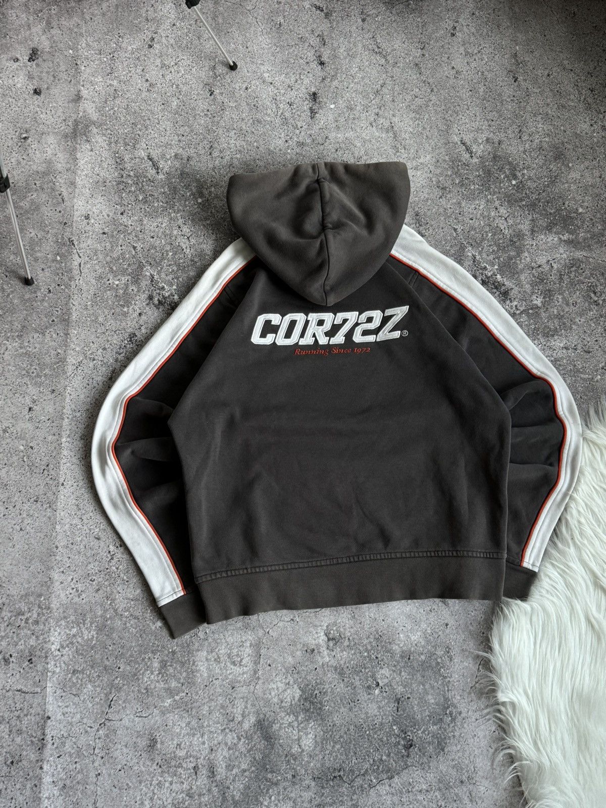Nike × Vintage Vintage Nike COR72Z Y2K big logo faded distressed hoodie Size US S / EU 44-46 / 1 - 4 Thumbnail