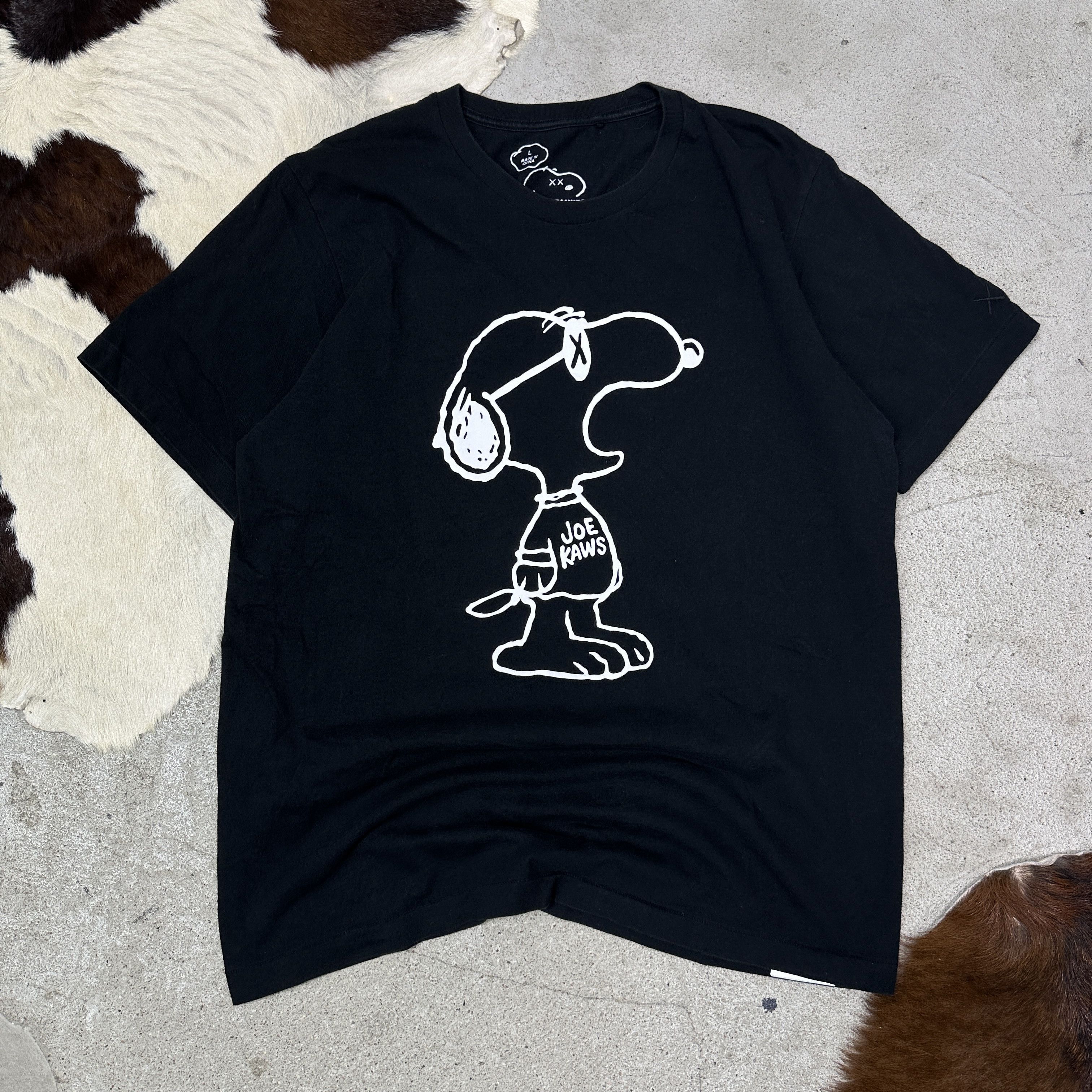 Kaws × Peanuts × Uniqlo Vintage Snoopy KAWS x Peanuts x UNIQLO T-shirt 00s Size US L / EU 52-54 / 3 - 2 Thumbnail