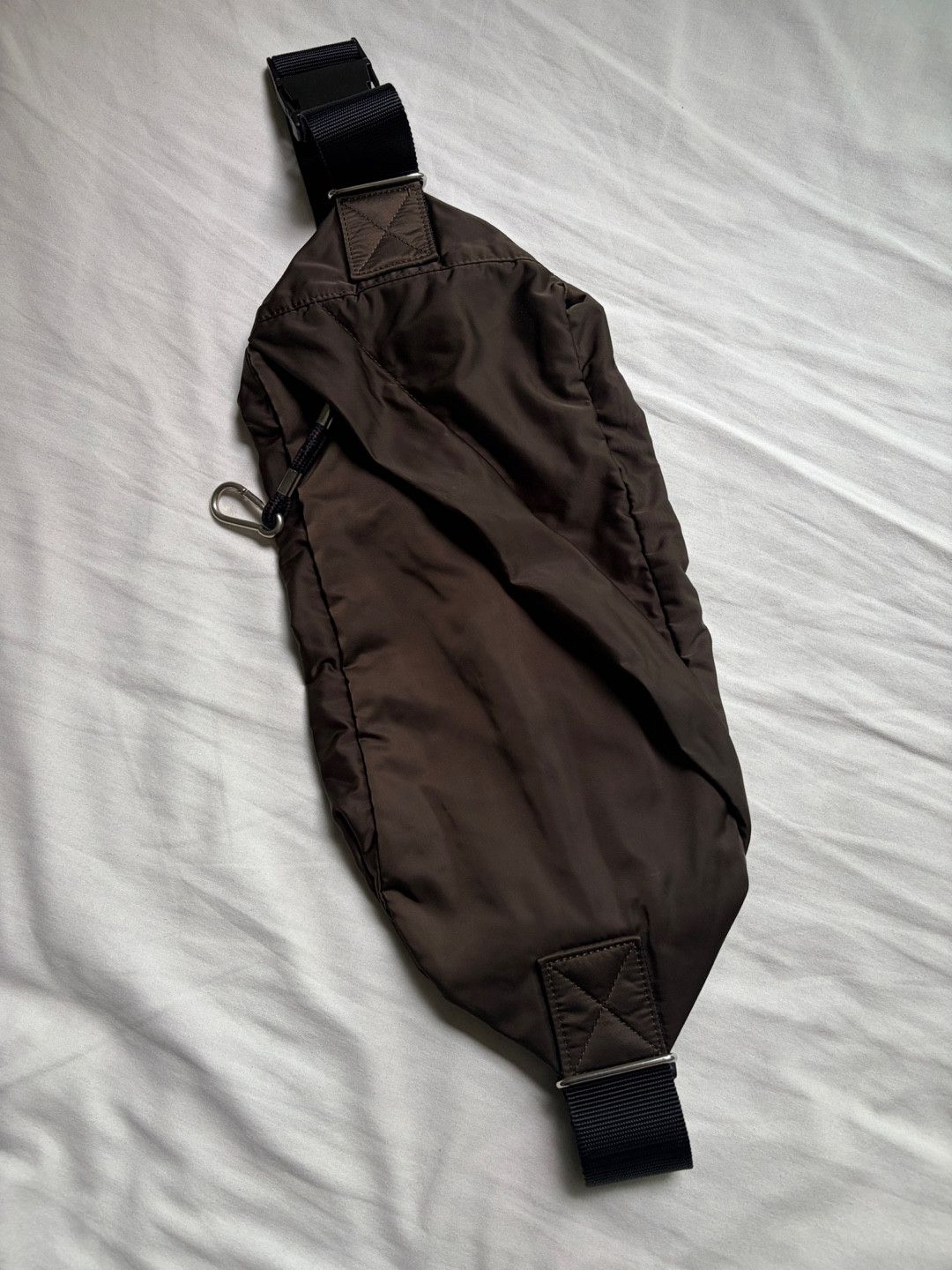 H&M H&M Studio FW17 MA-1 bomber sling bag Dark Olive Size ONE SIZE - 2 Thumbnail