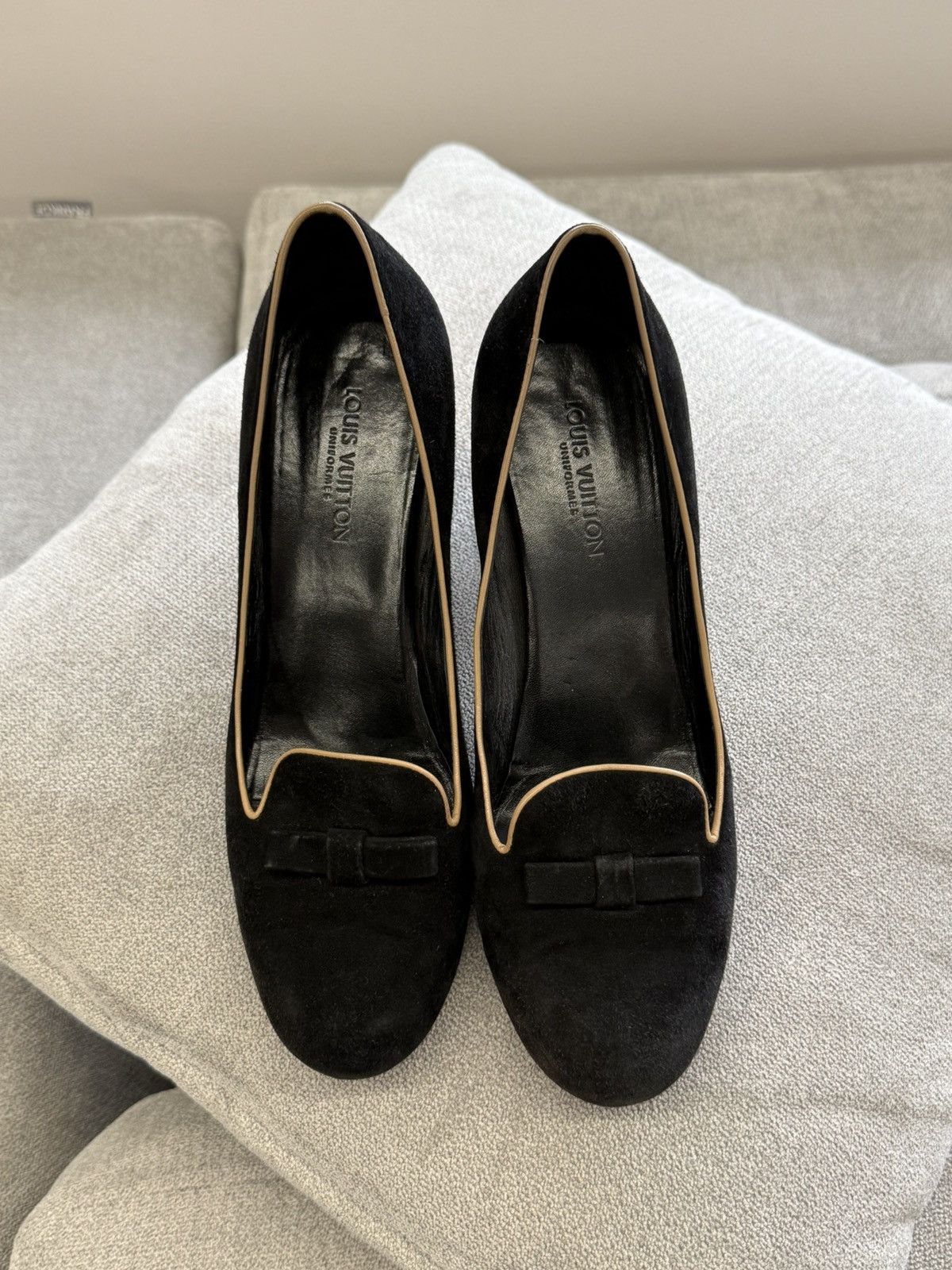 Louis Vuitton Louis Vuitton Pump Suede Uniform Shoes Size 40 Size US 10 / IT 40 - 2 Thumbnail