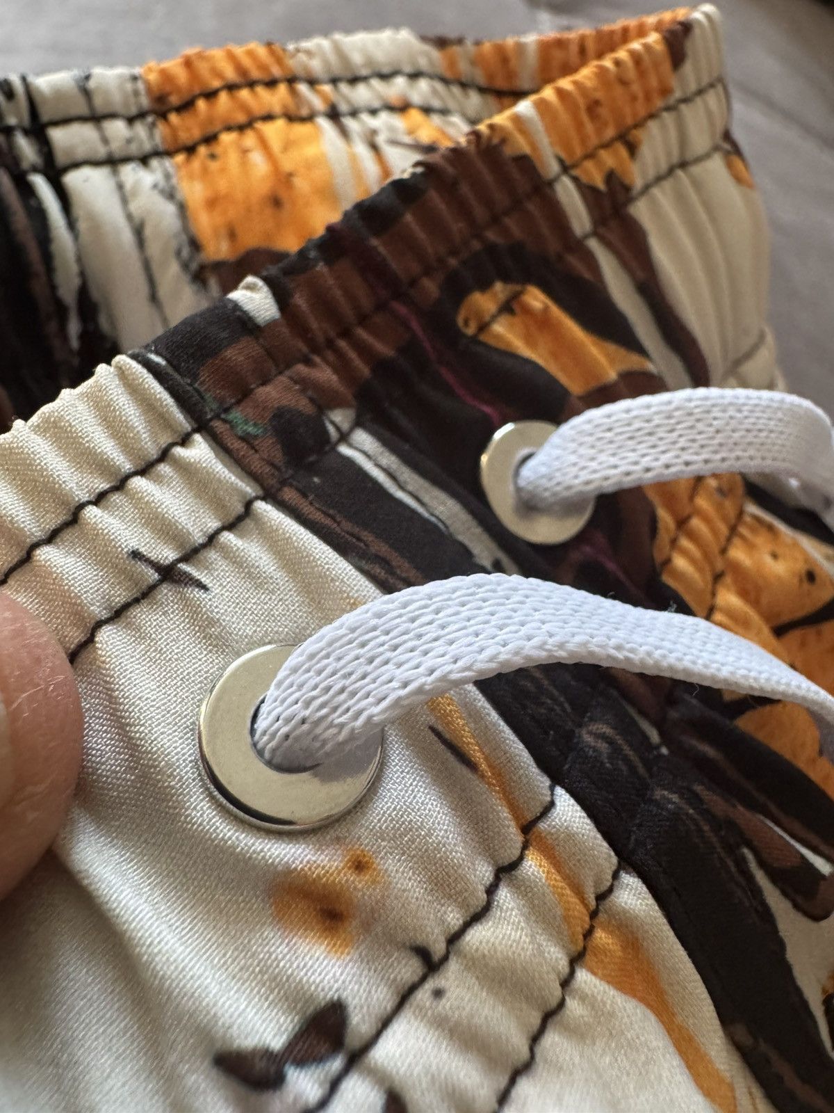 Amiri AMIRI Shorts real sizes SHOWN in photos by tape measure Size US 31 - 12 Thumbnail