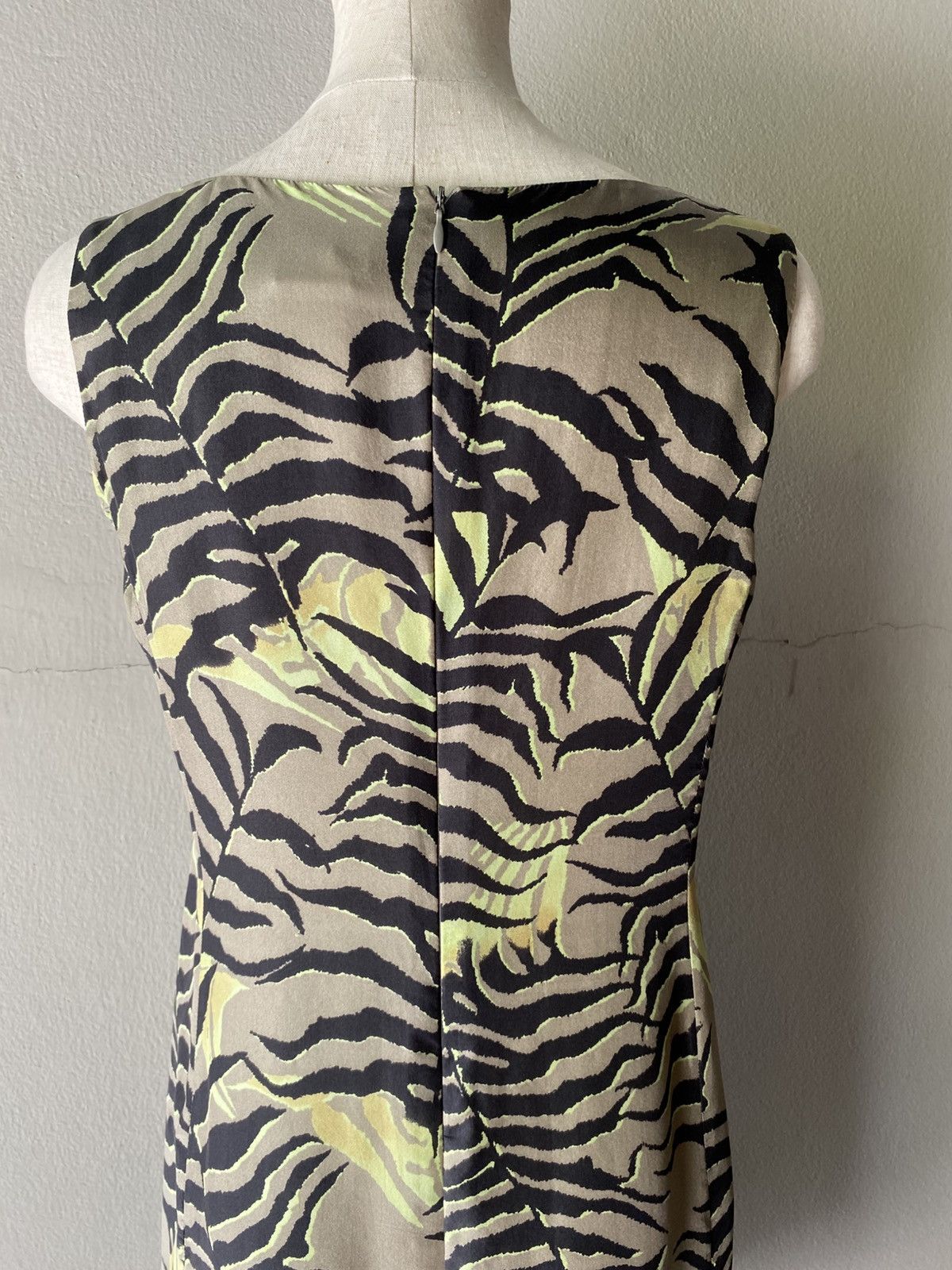 Max Mara Maxmara Green Tiger Printed dress. Size S / US 4 / IT 40 - 5 Thumbnail
