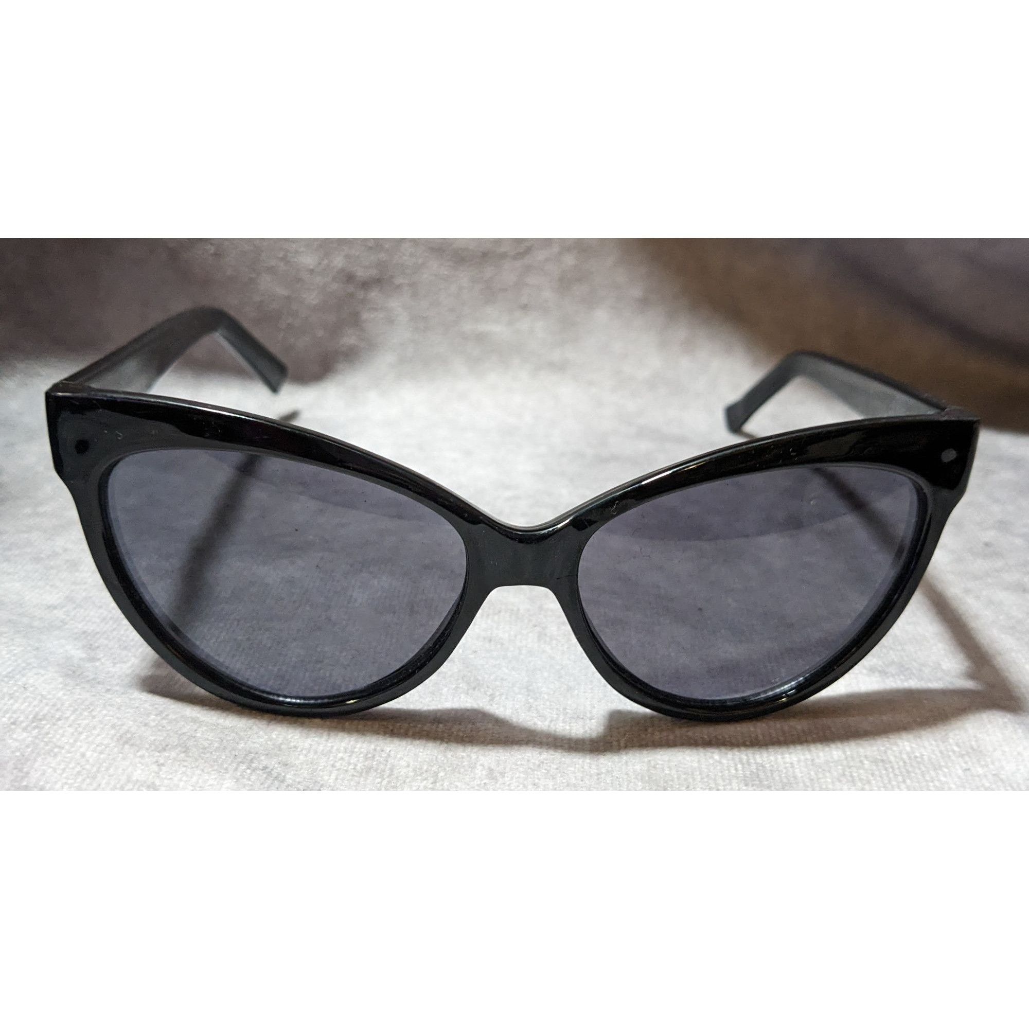 Kendall And Kylie Kendall & Kylie Gothic Black Ceci Cateye Sunglasses Size ONE SIZE - 1 Thumbnail